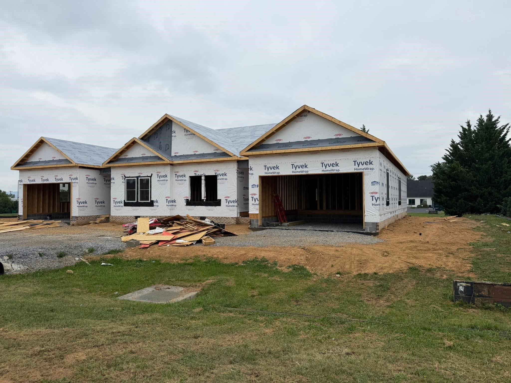 8 MERIWETHER CIR