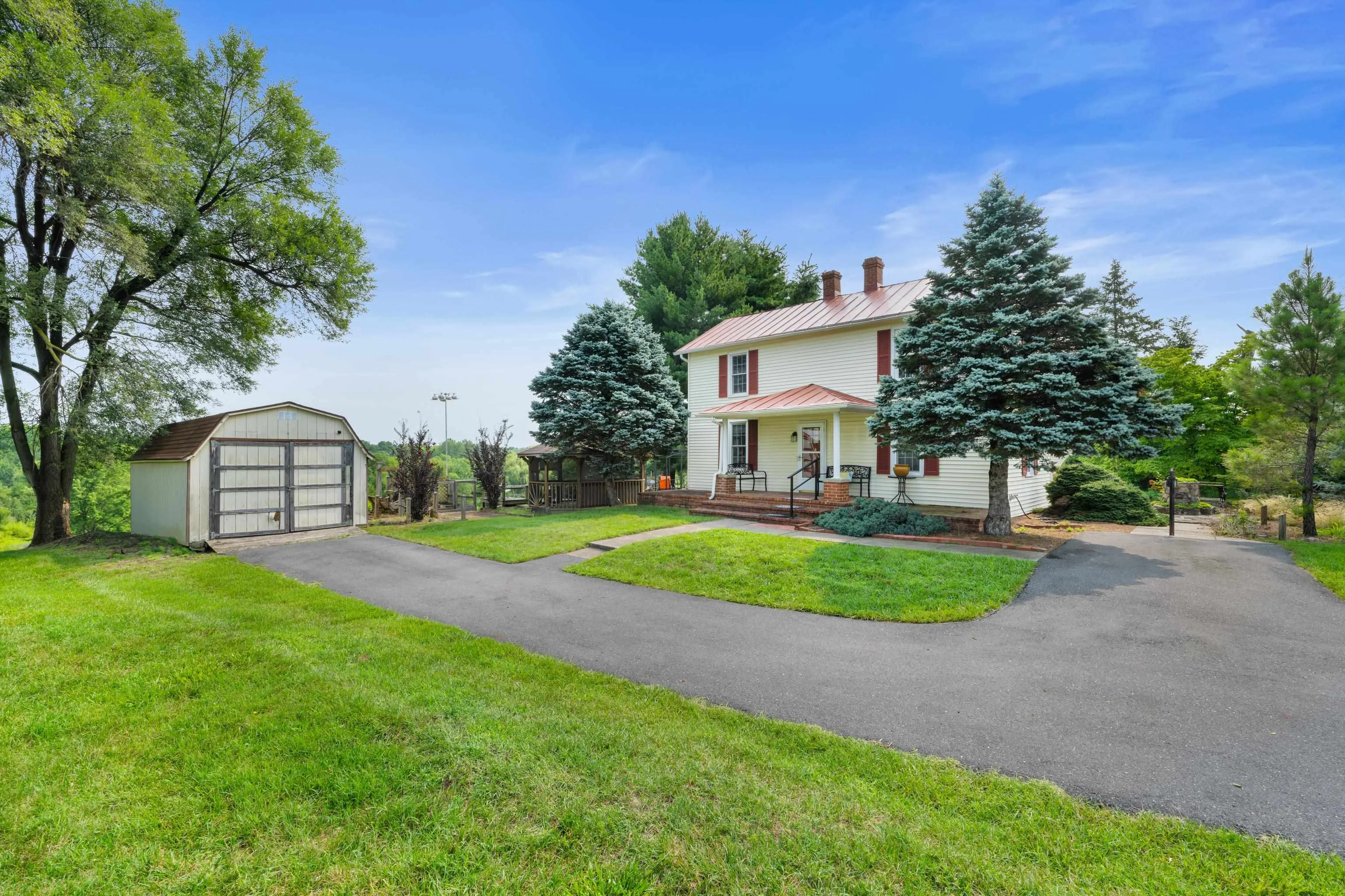 223 Cold Spring Rd, Stuarts Draft, VA, 24477