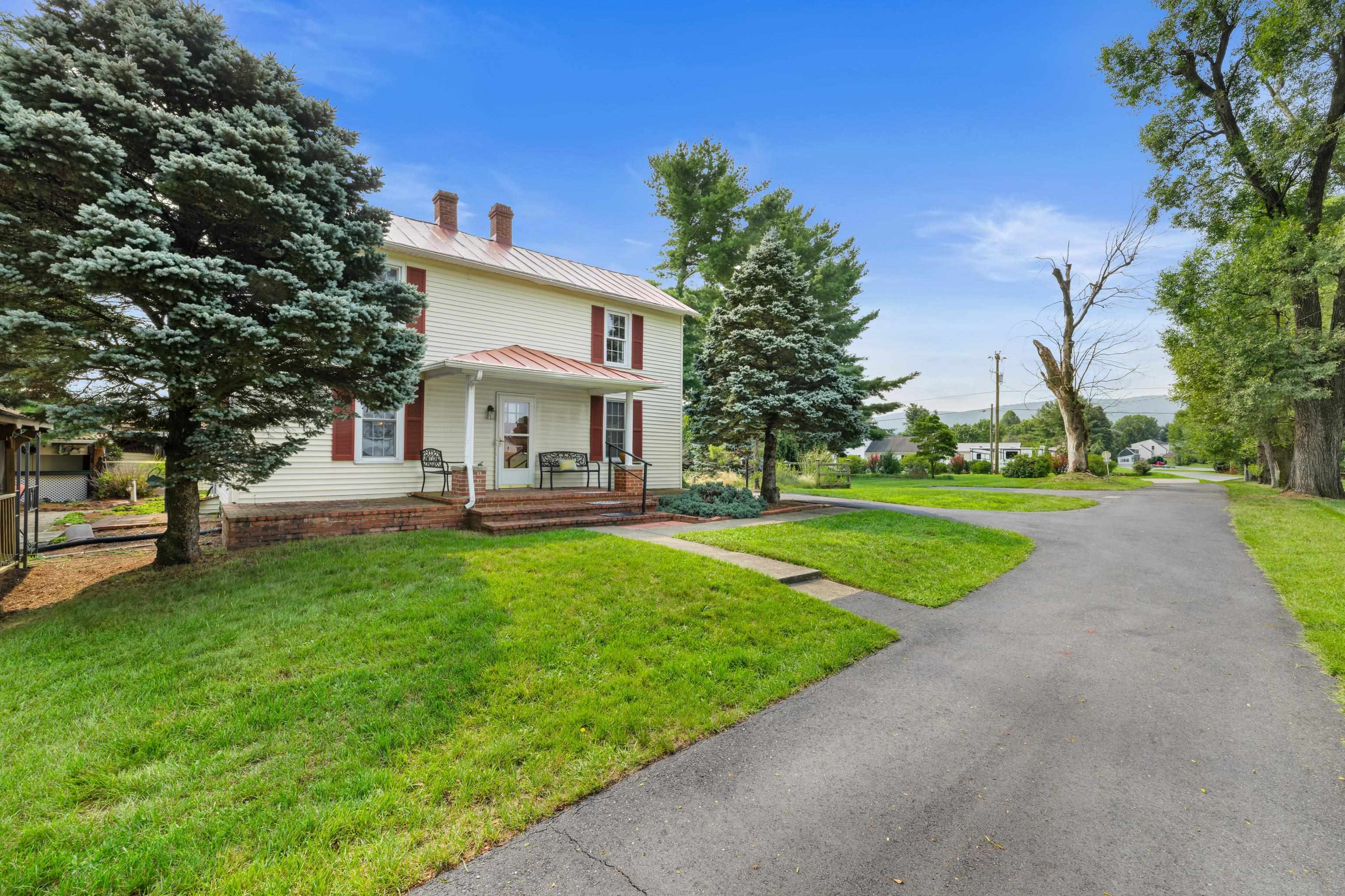 223 COLD SPRING RD