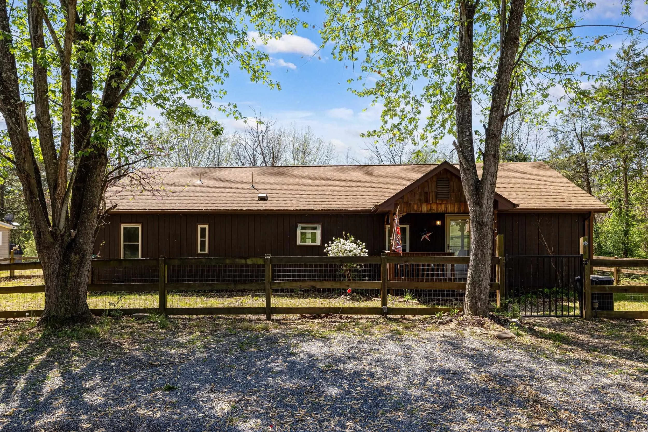 702 Richview Rd
