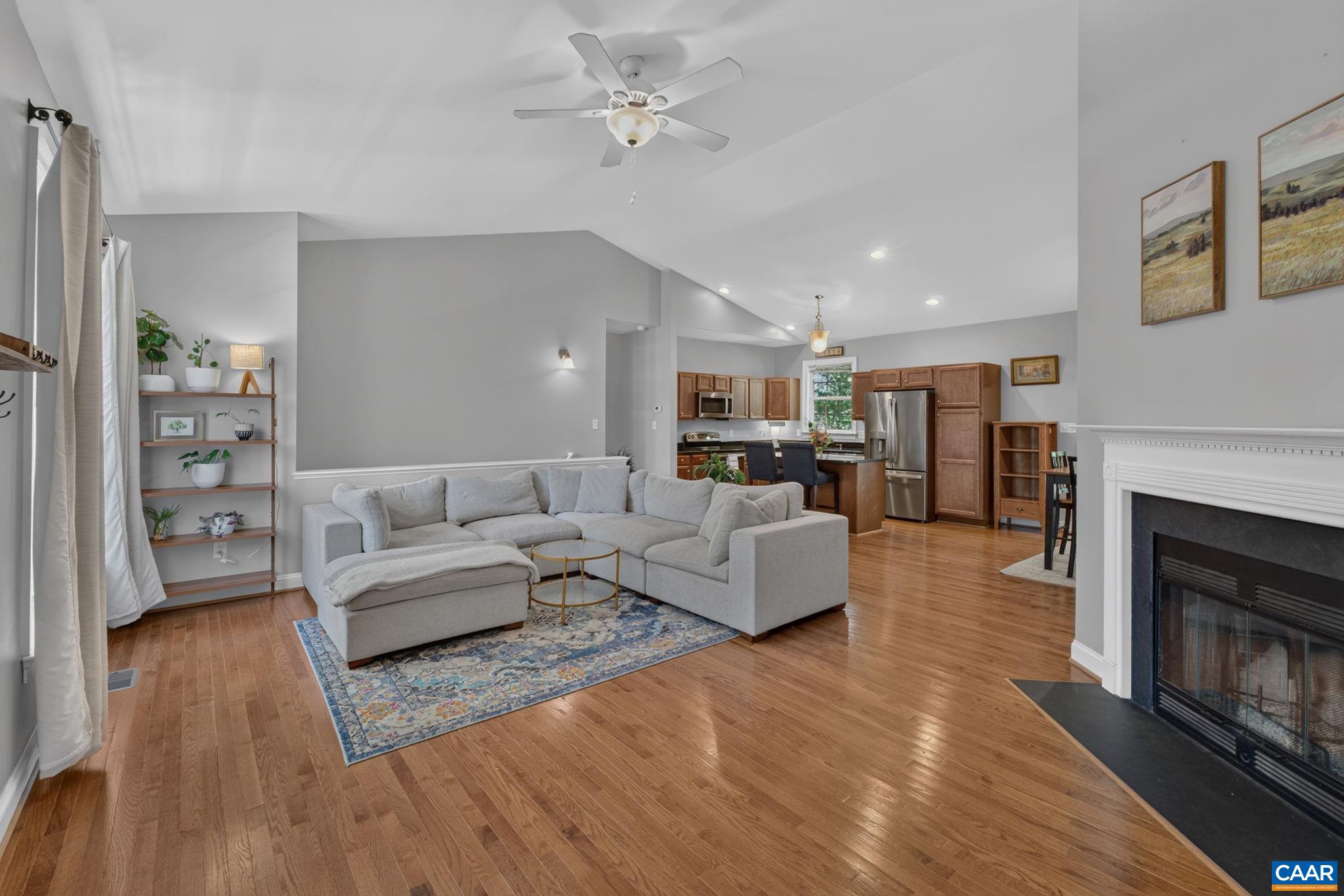 1055 DEER RUN DR