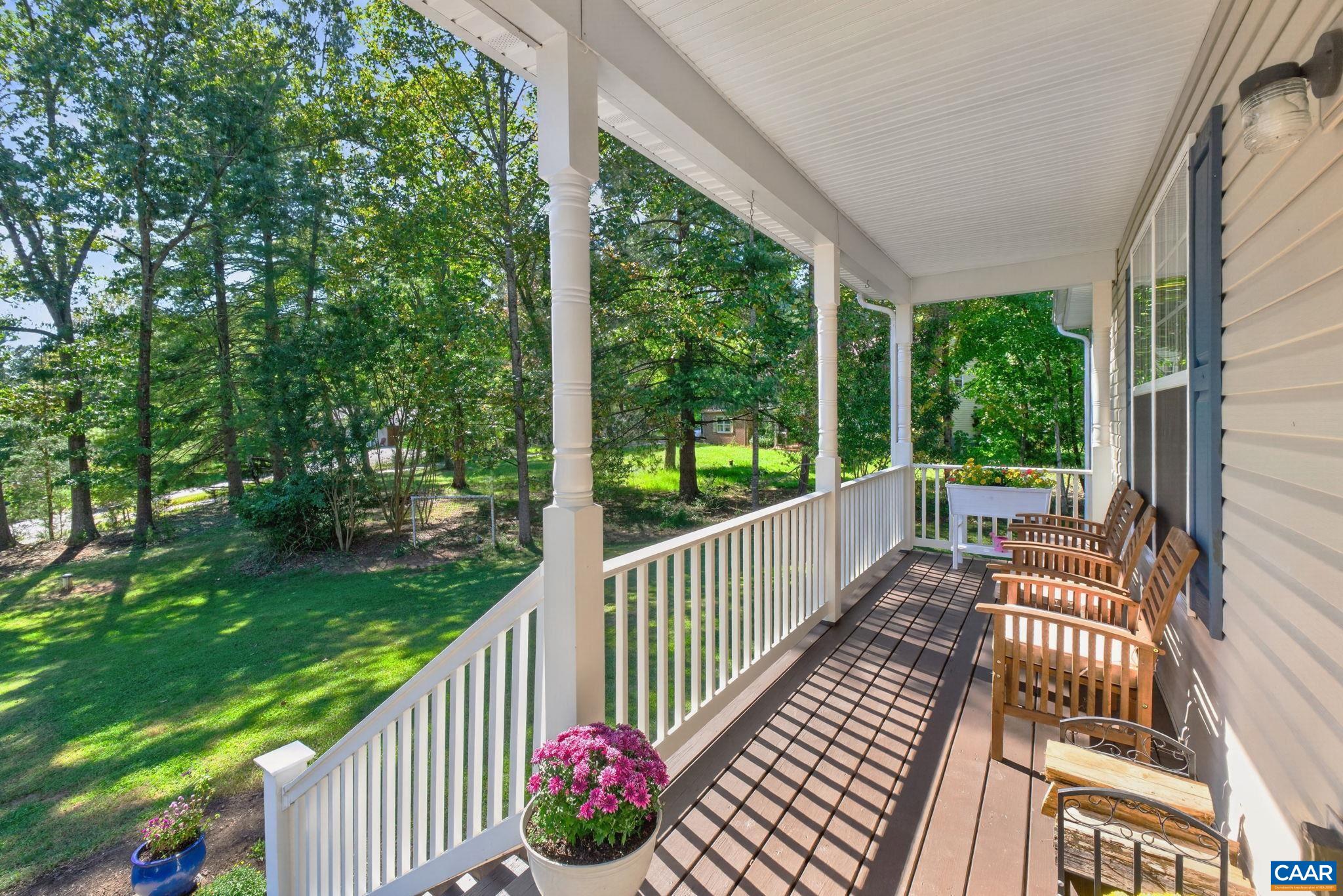 1055 DEER RUN DR