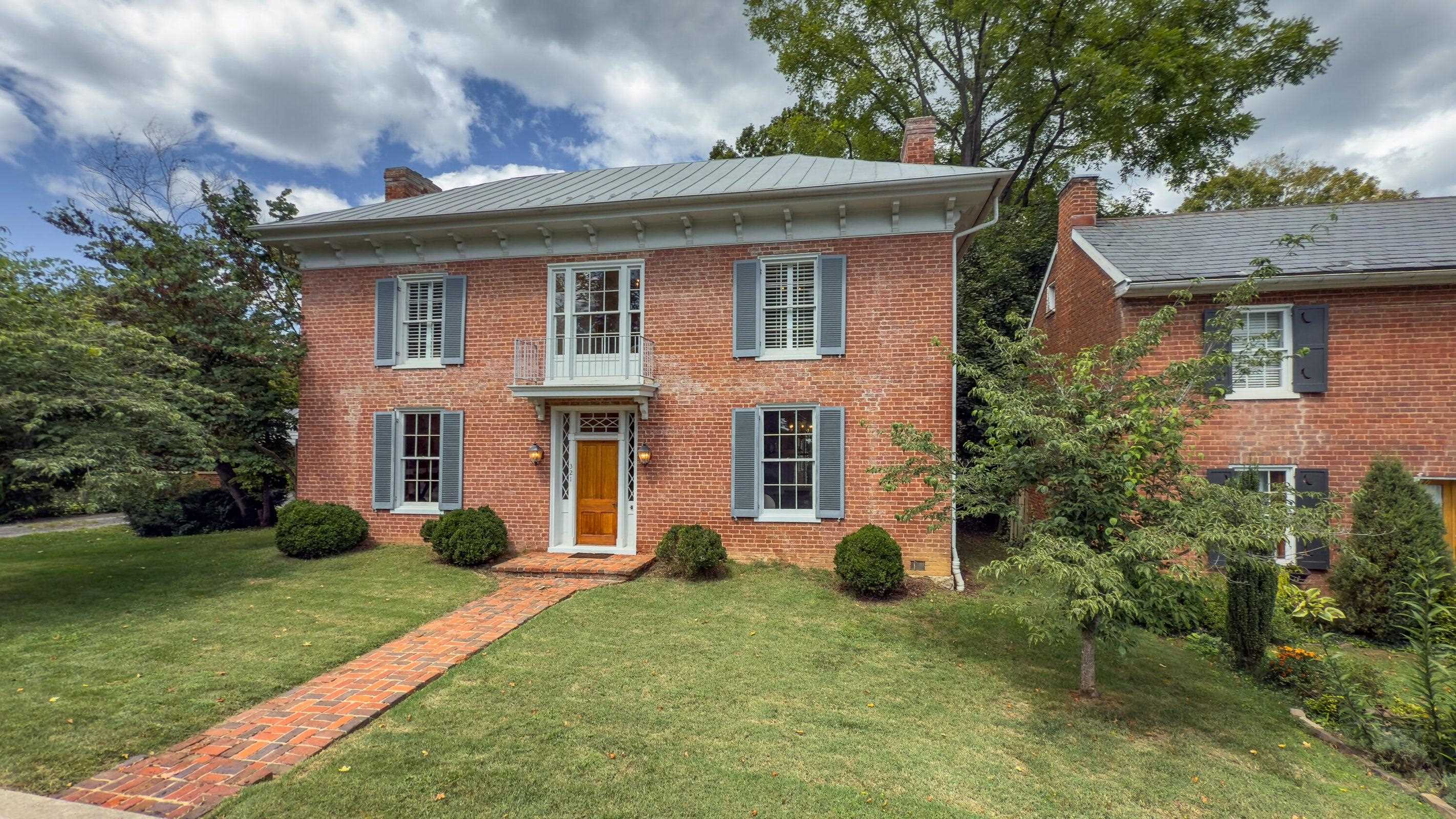 321 MAIN ST S