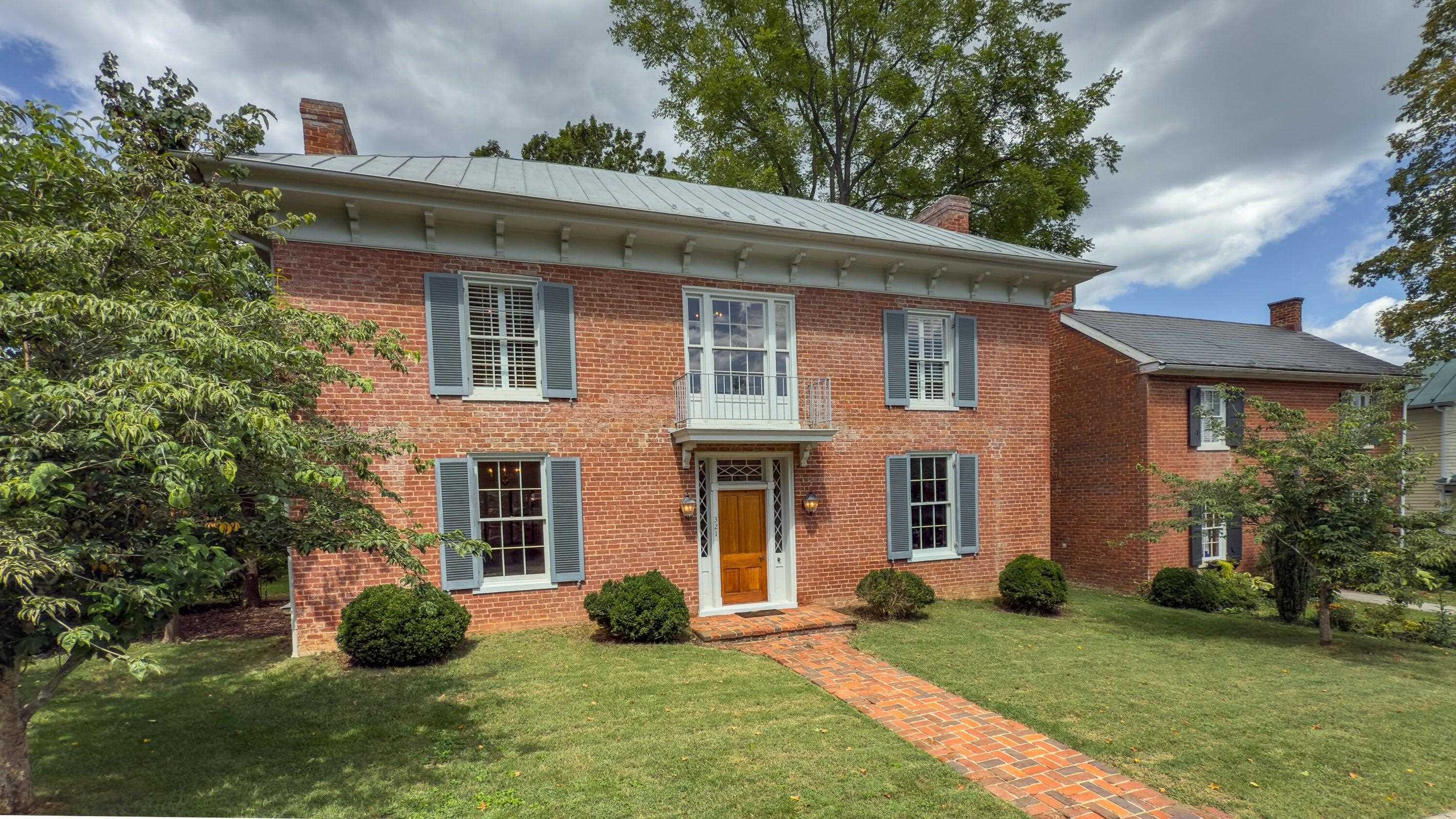 321 MAIN ST S