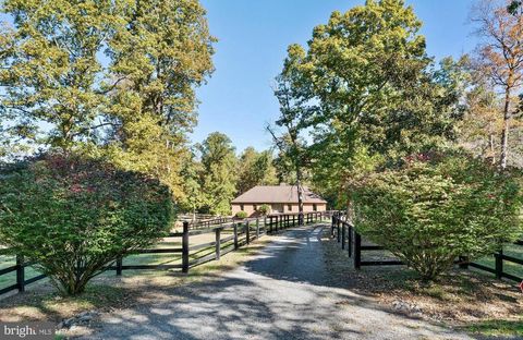 Photo of 5503 Blue Run Rd, Somerset, VA 22972 (MLS # VAOR2012542)