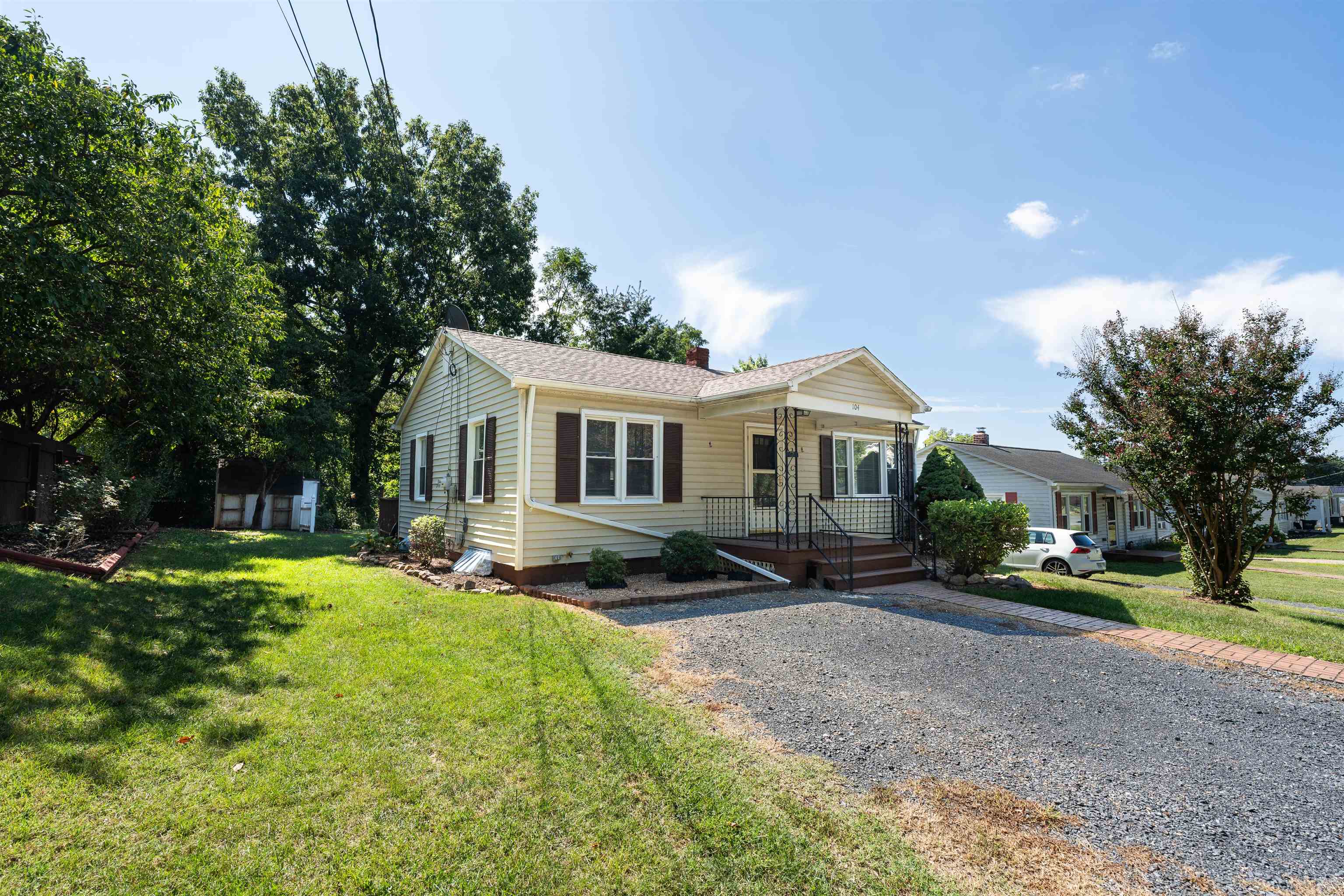 104 BAYLOR ST