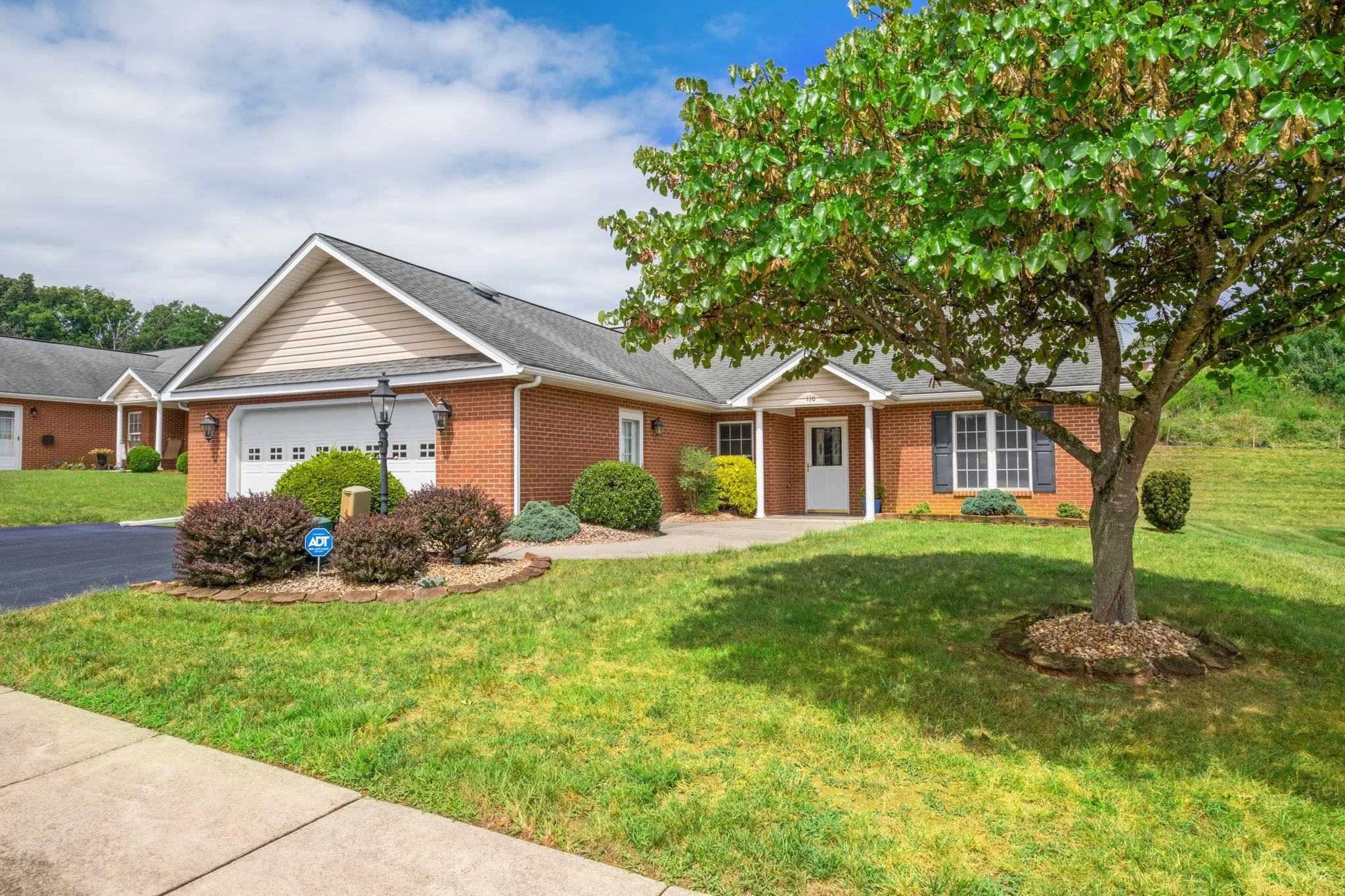 130 Red Oak Dr