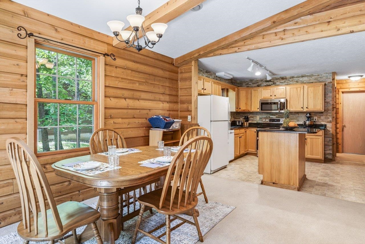 2731 LANIER LN