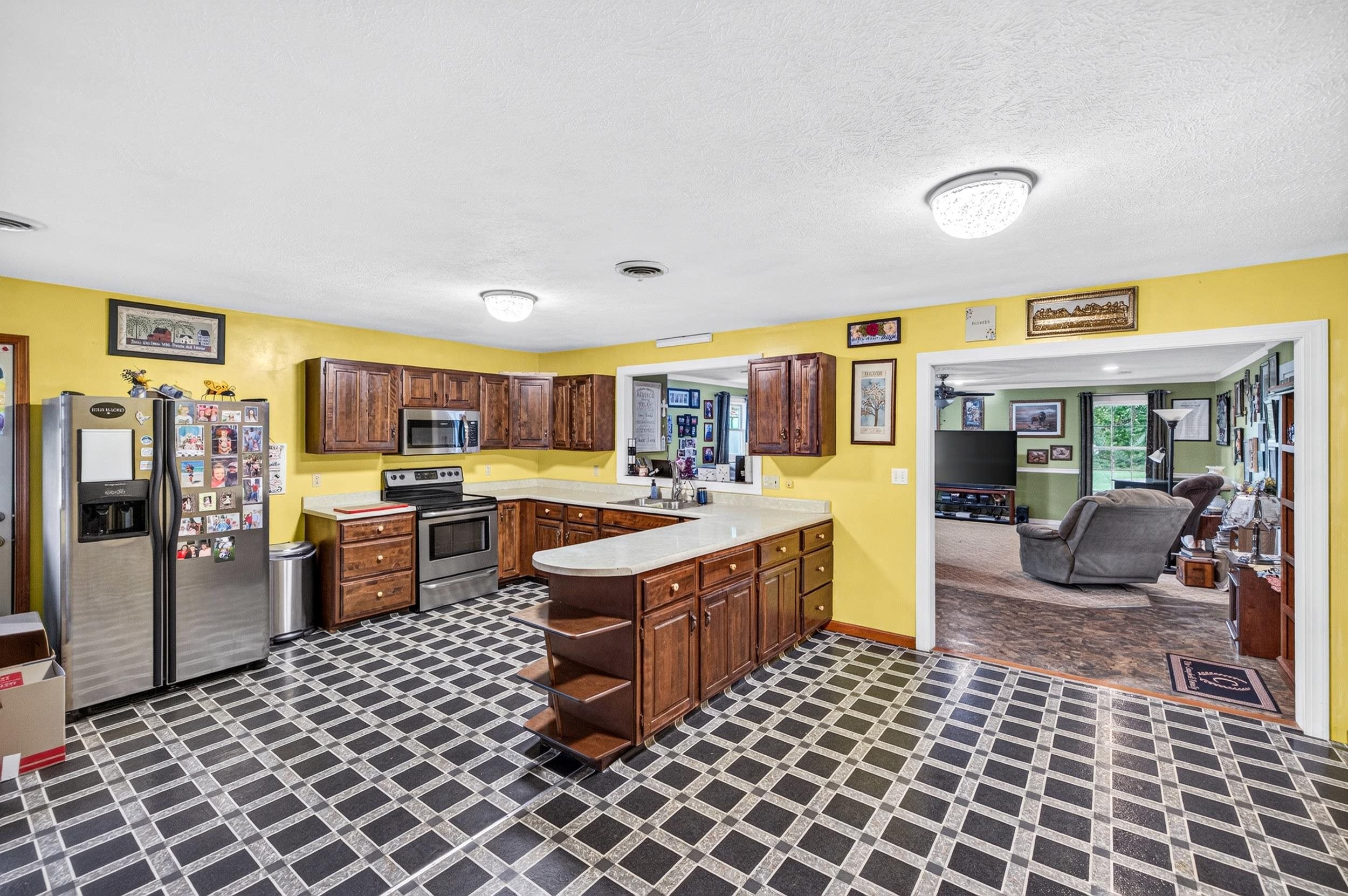 106 MINNA DR