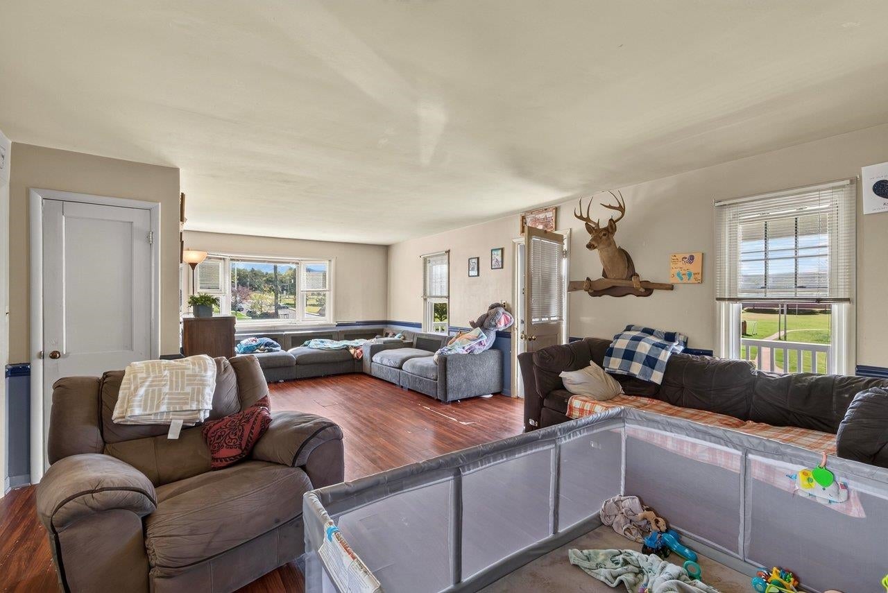 15 LURAY AVE
