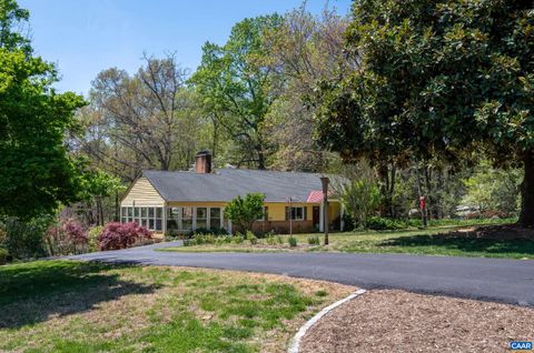 Photo of 103 Powhatan Cir, Charlottesville, VA 22901 (MLS # 675651)