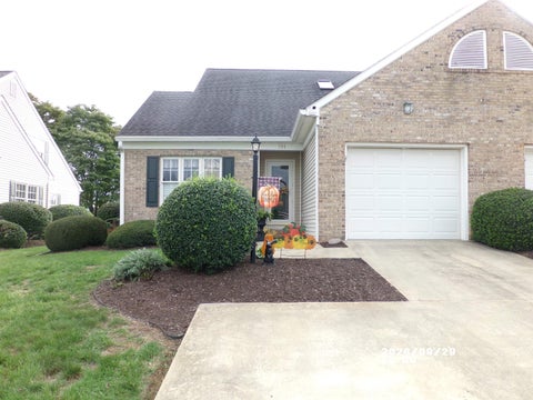Photo for 601 BRANDON CIR