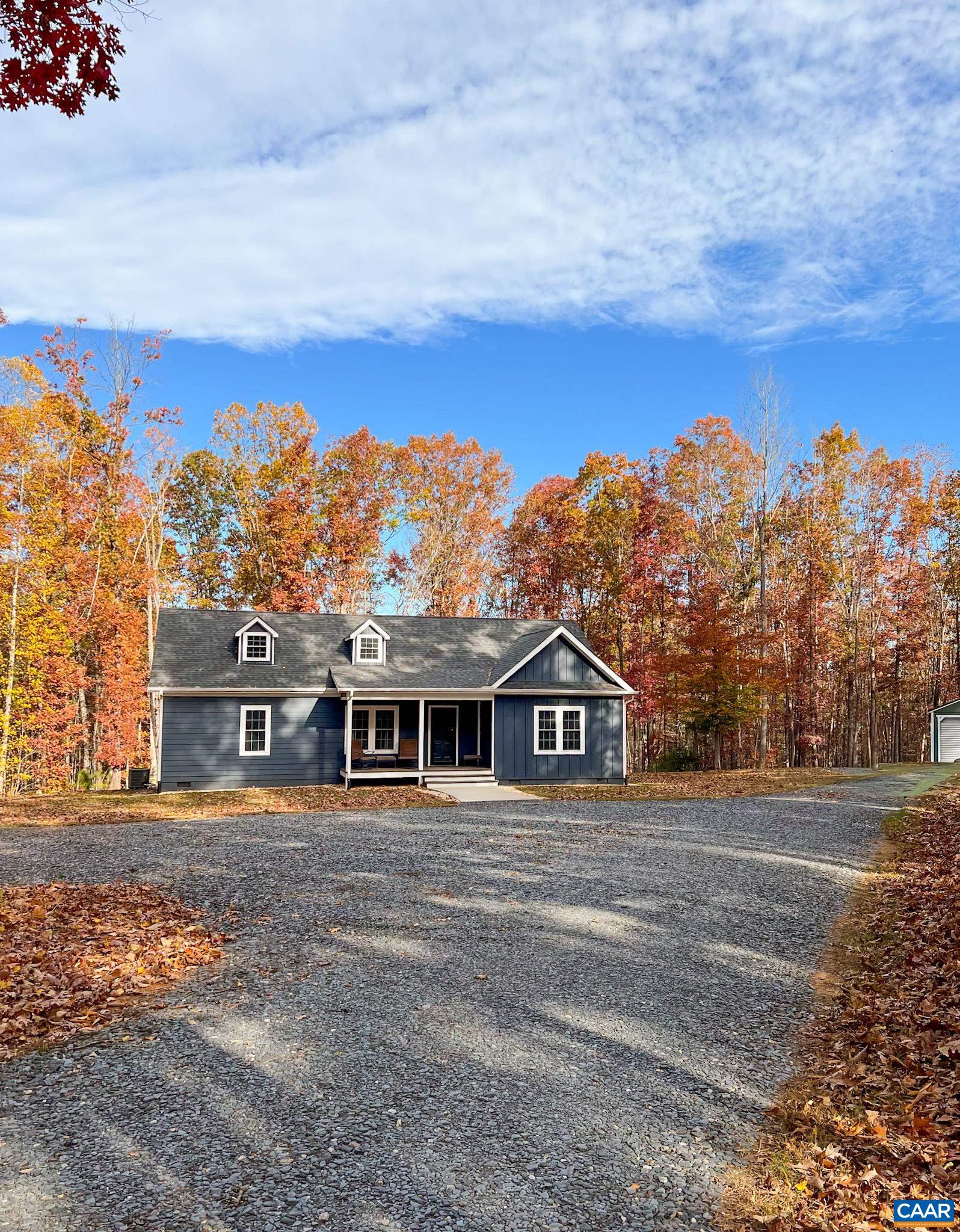 1387 SPREADING OAK RD