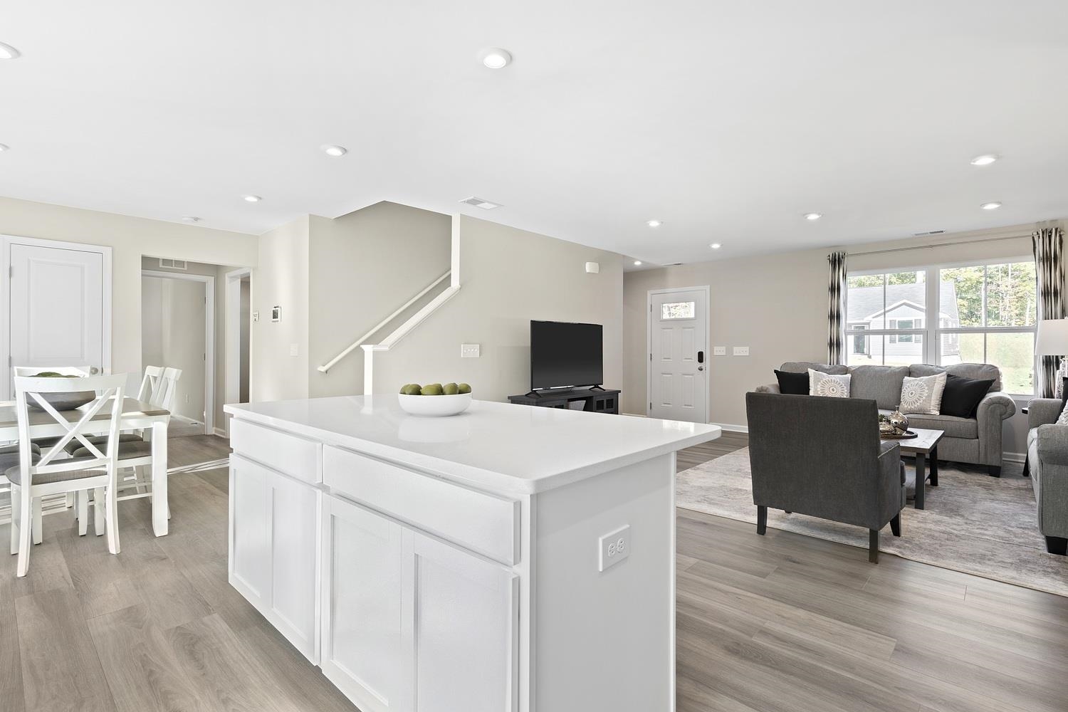 4 WHITE BIRCH RD