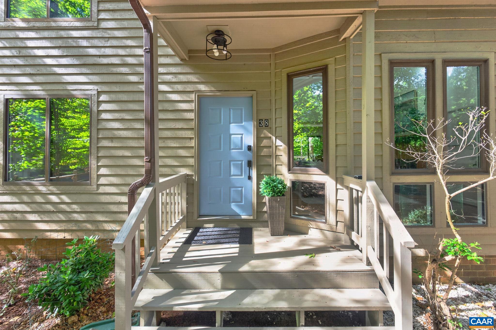 38 DOGLEG RD