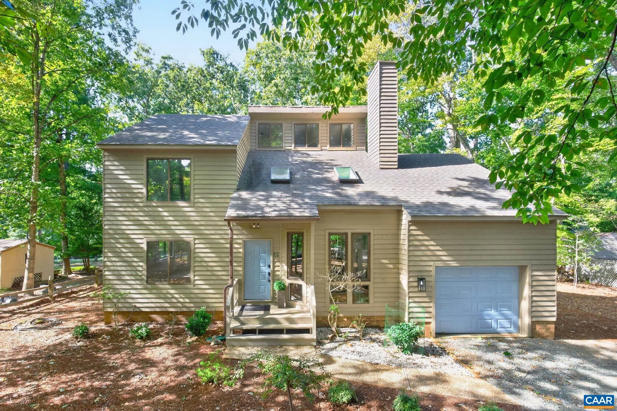 38 Dogleg Rd