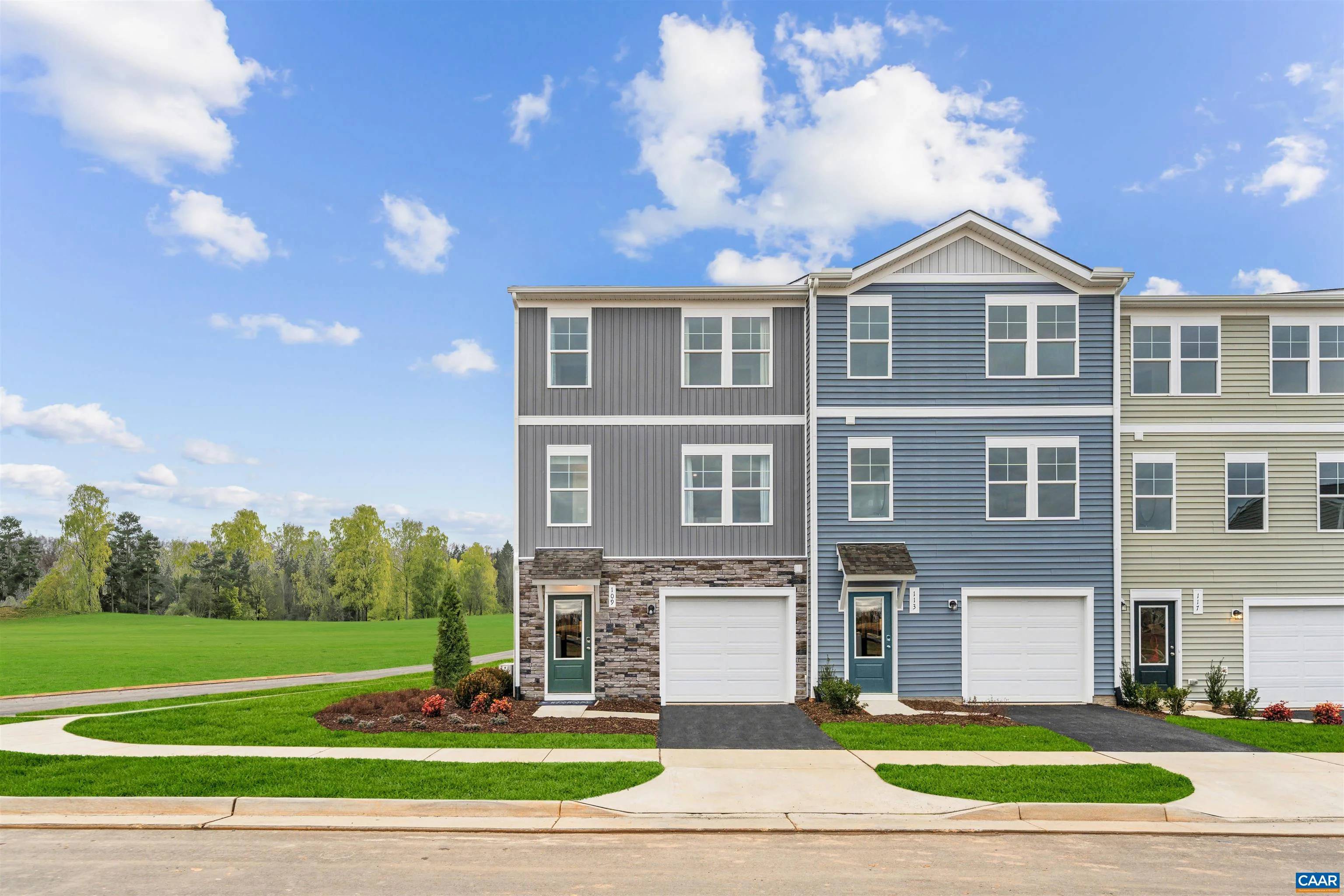 99 Laurin St