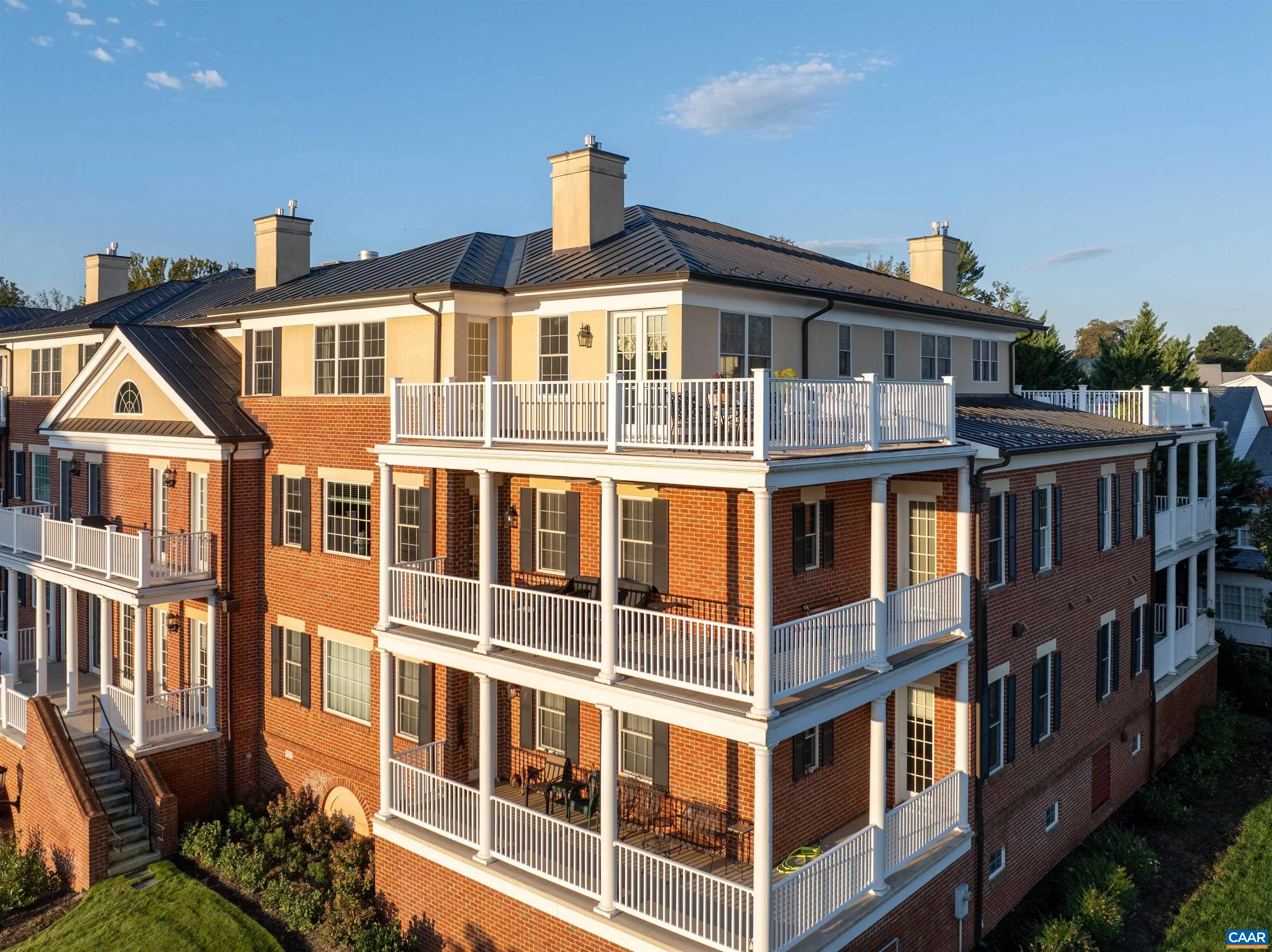 435 White Gables Ln Unit 302