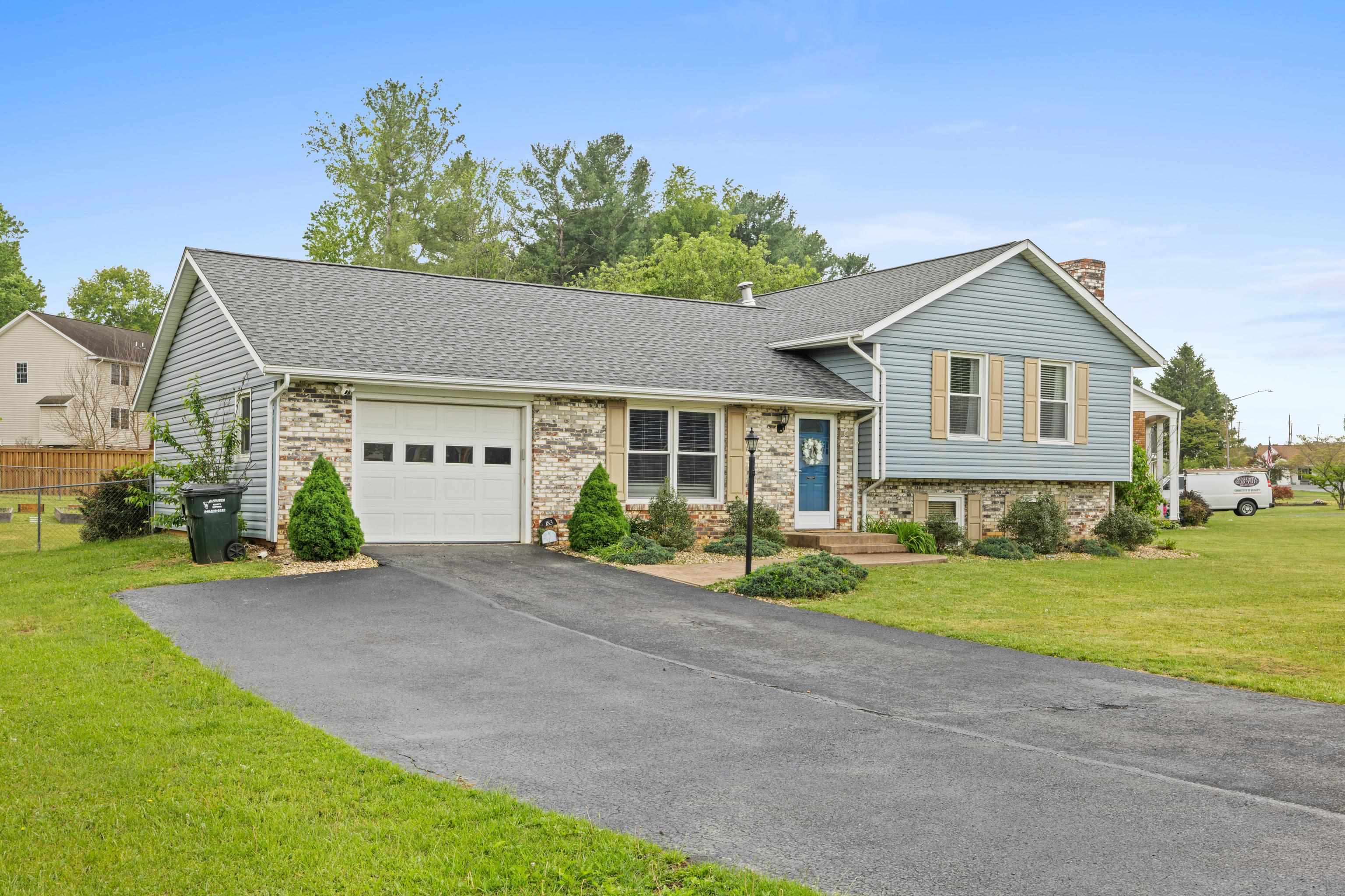 183 CAMBRIDGE DR
