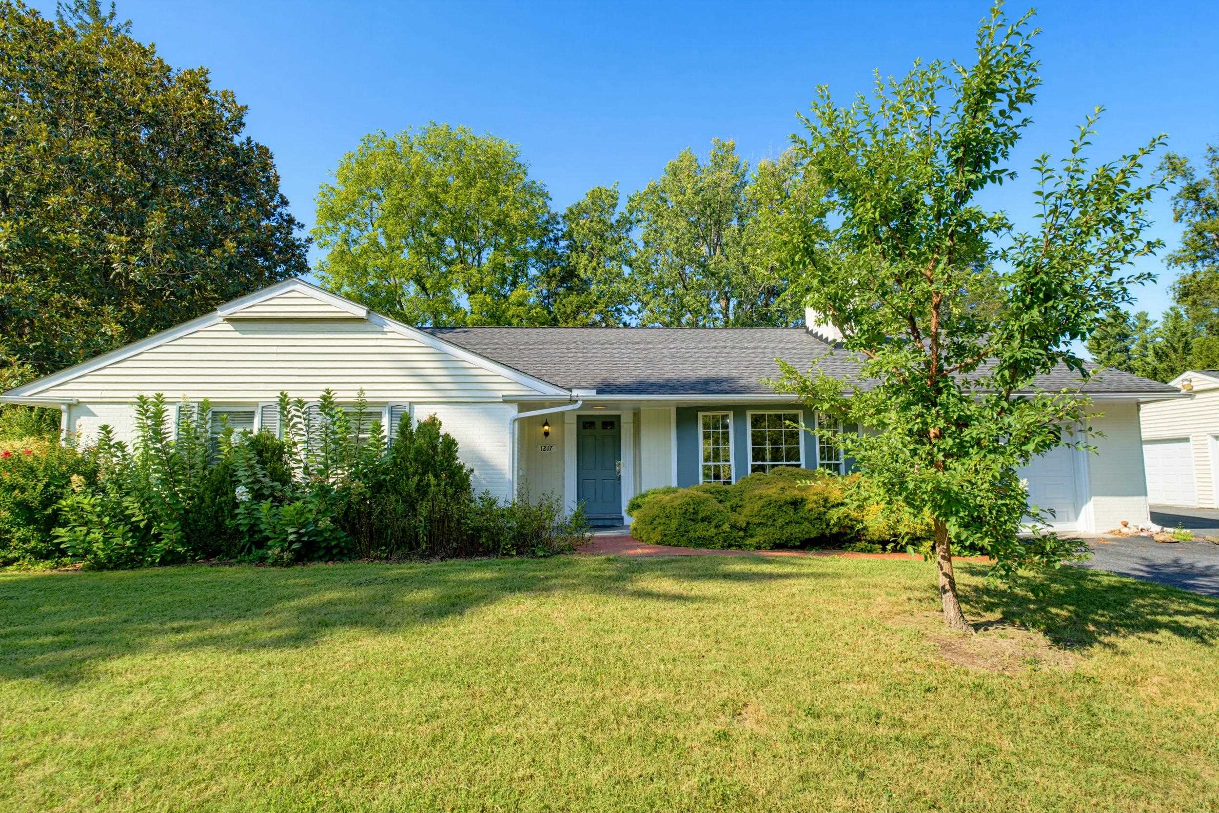 1217 MEADOWBROOK RD