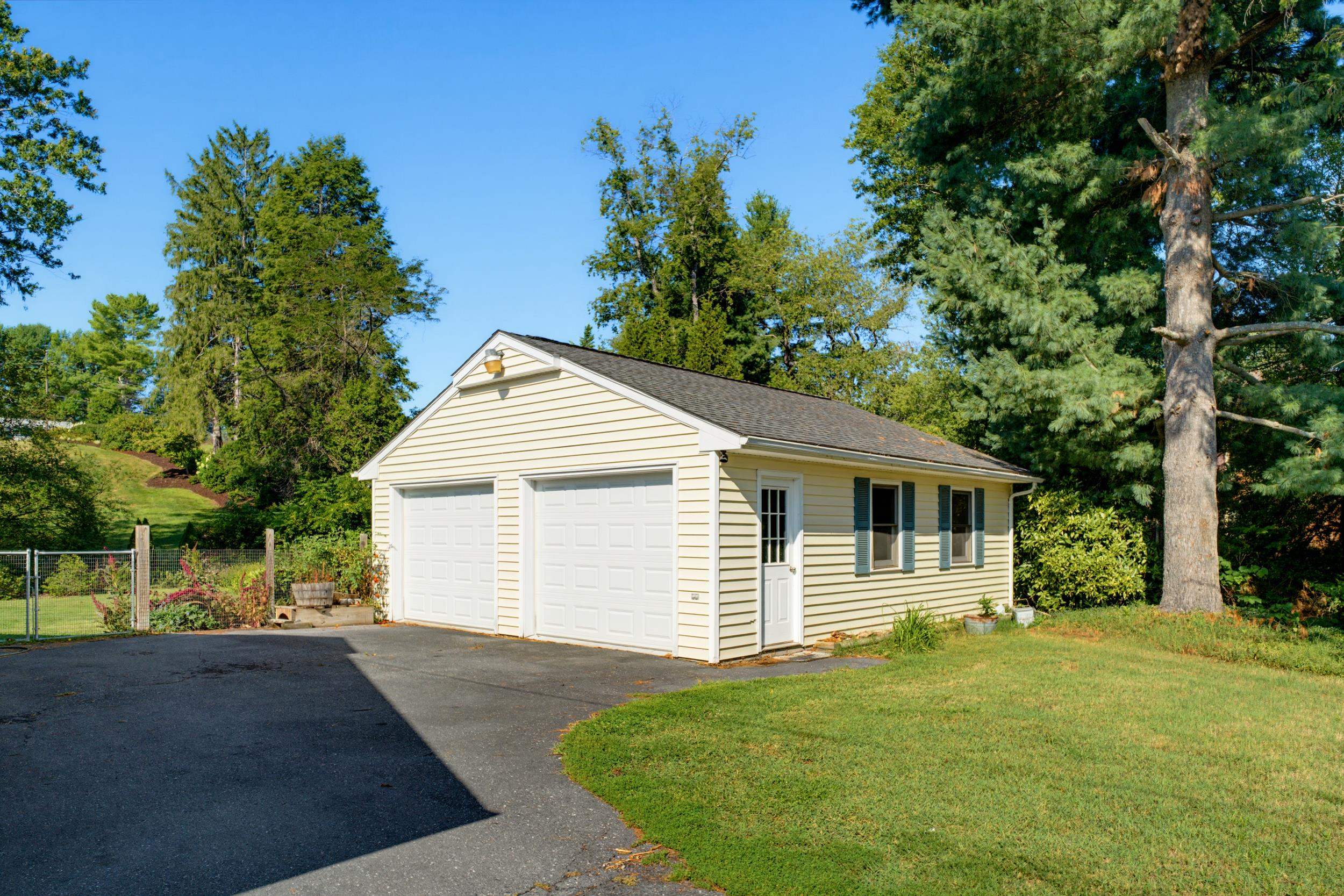 1217 MEADOWBROOK RD