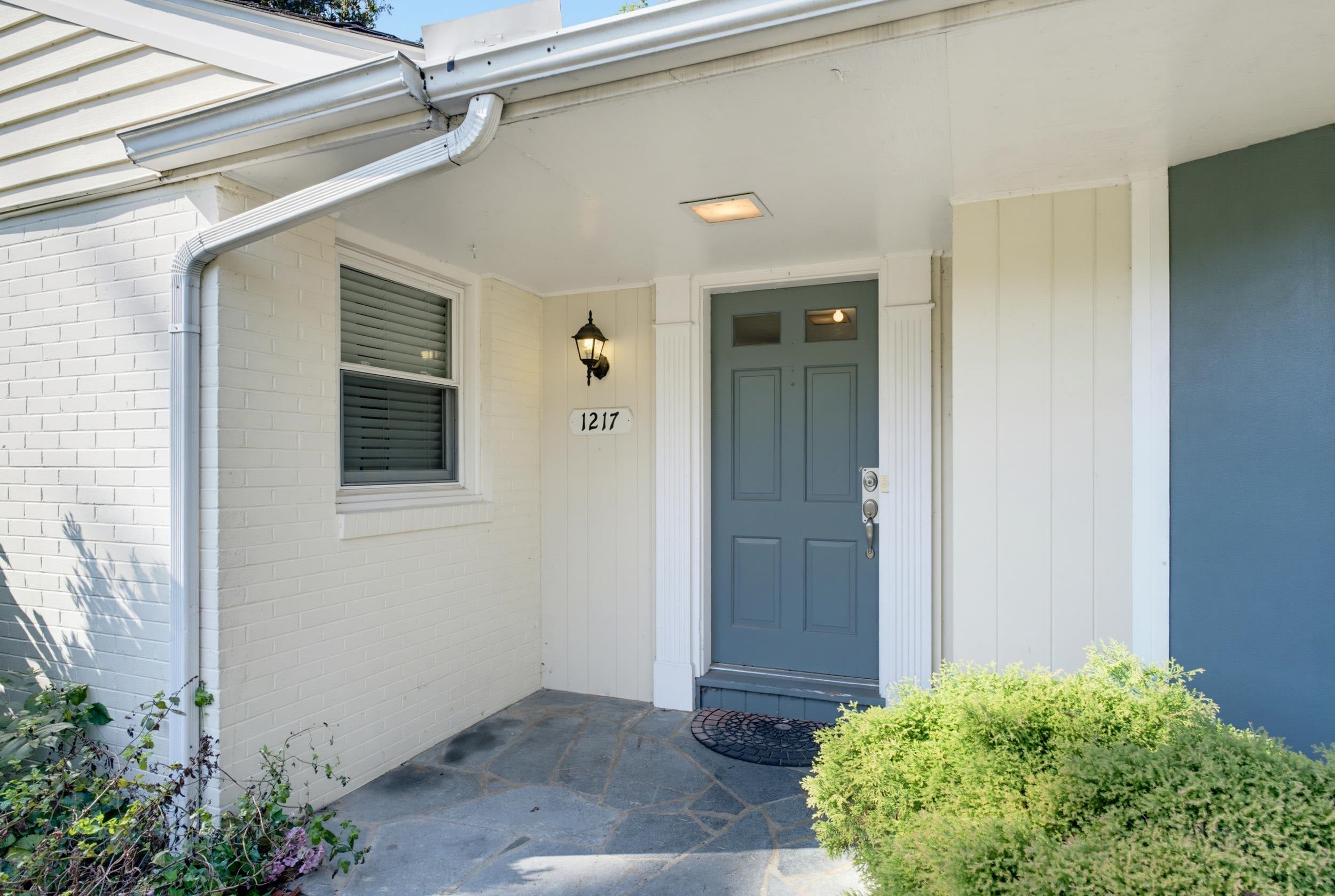 1217 MEADOWBROOK RD