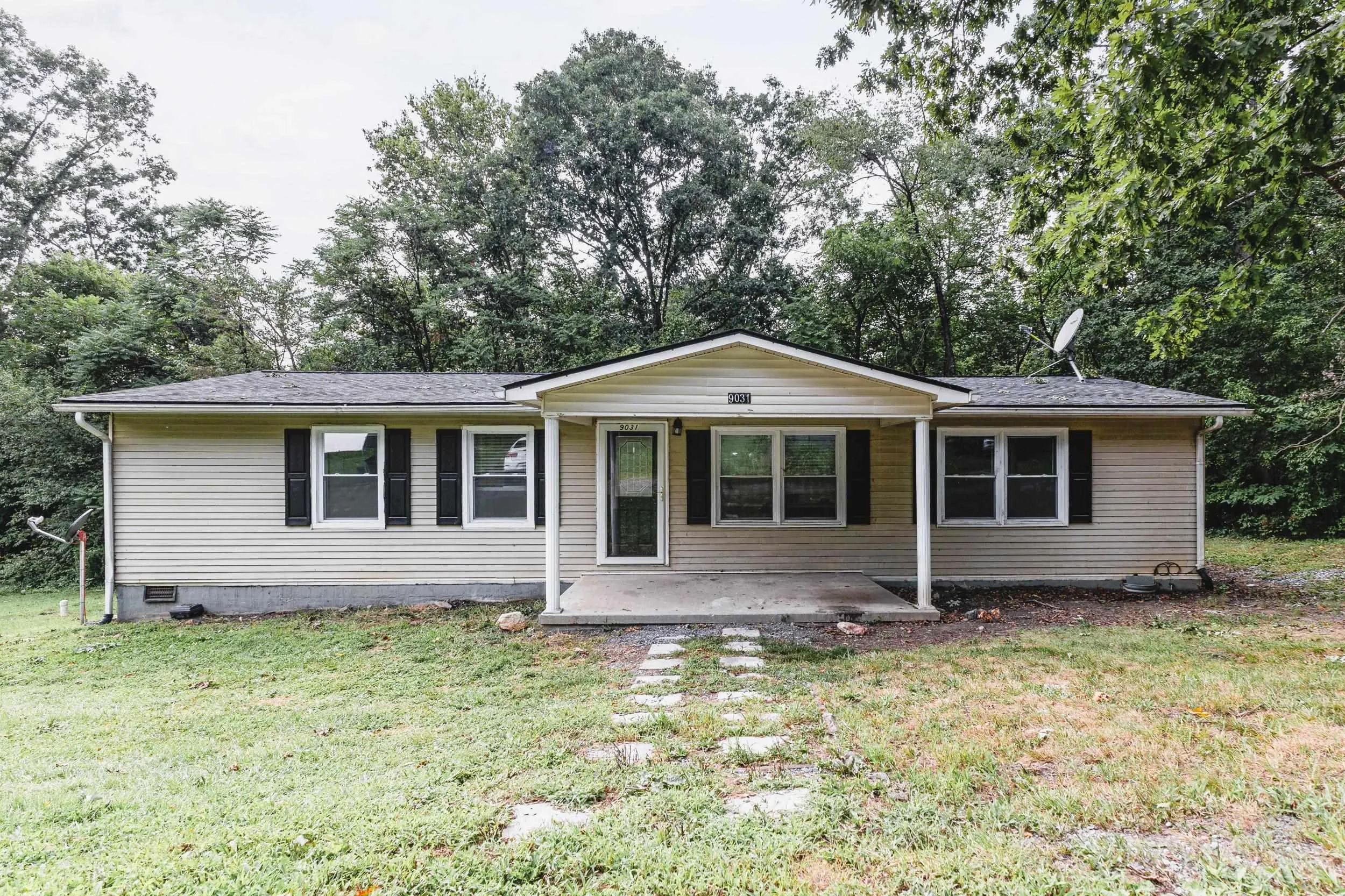 9031 Dolphin Ln