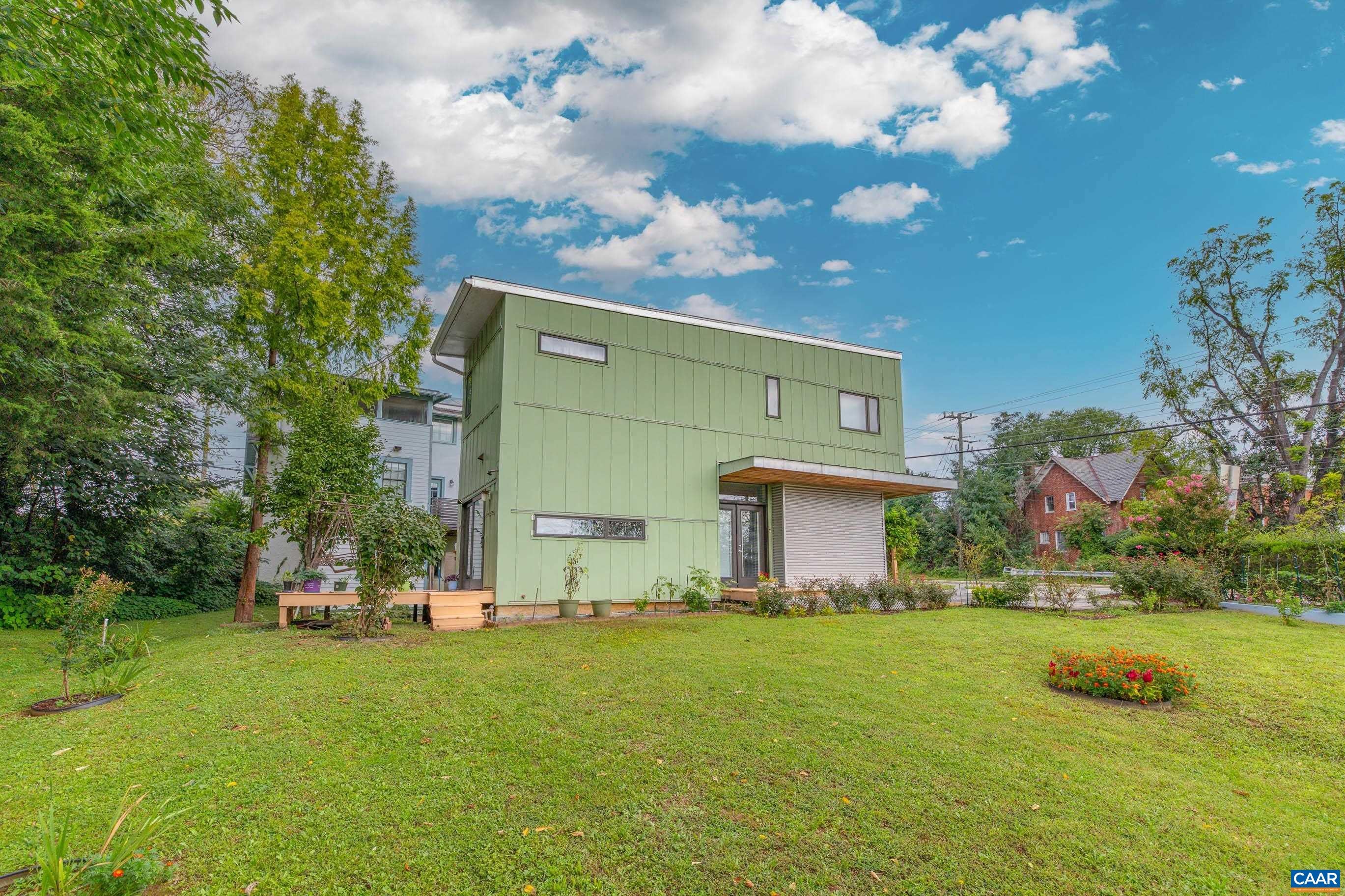 104 ELLIOTT AVE