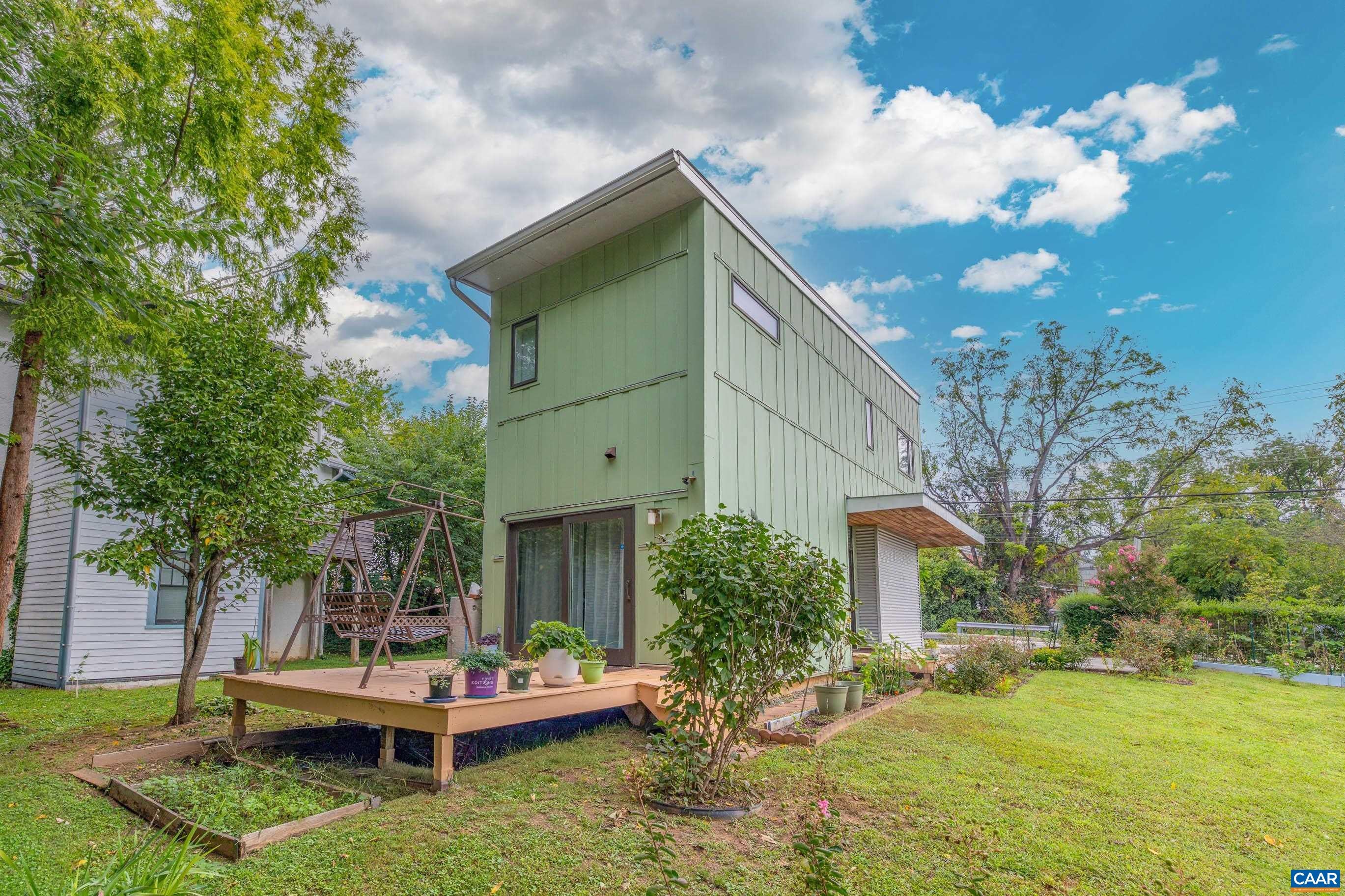 104 ELLIOTT AVE