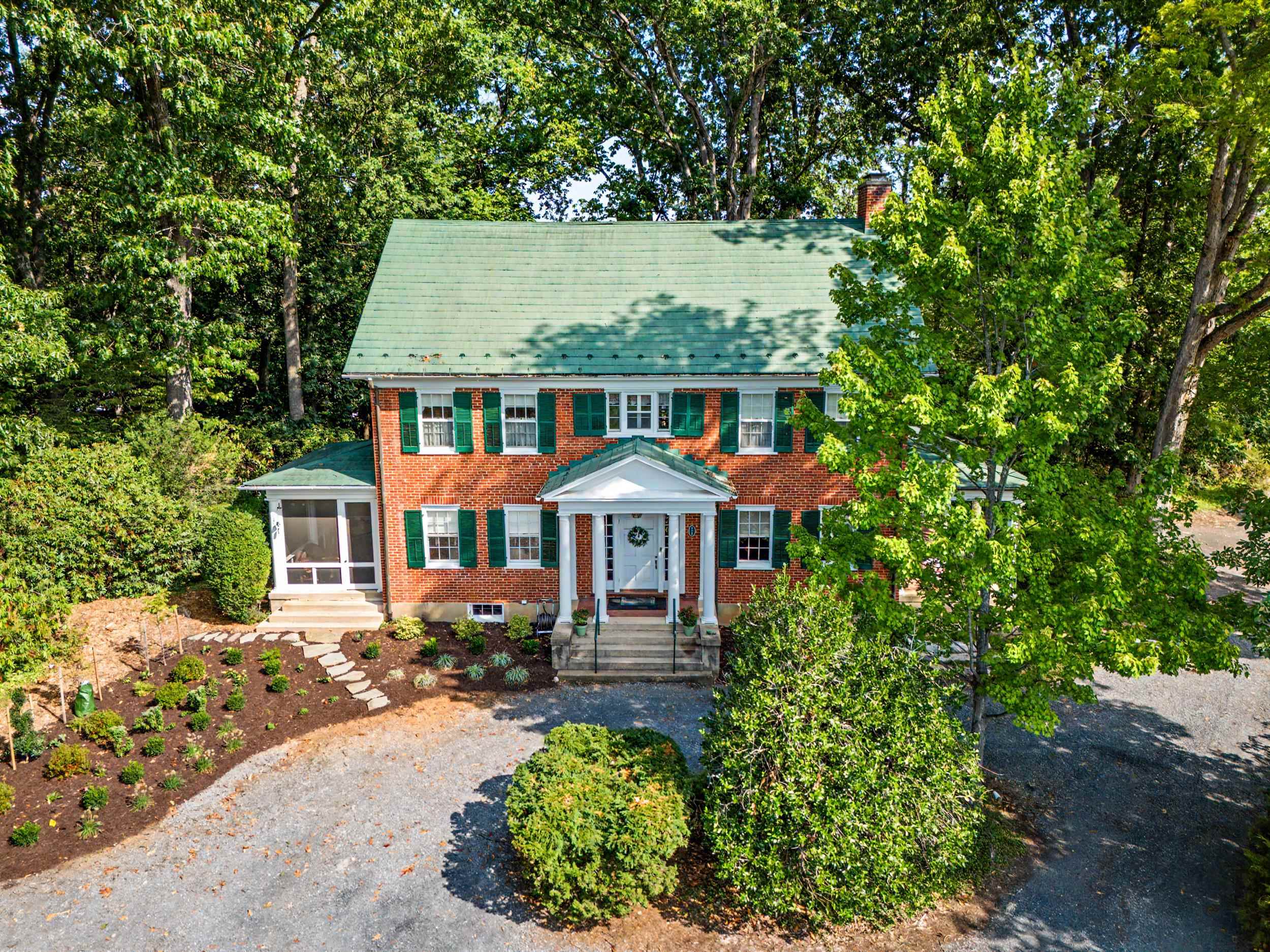 200 FOREST RIDGE RD