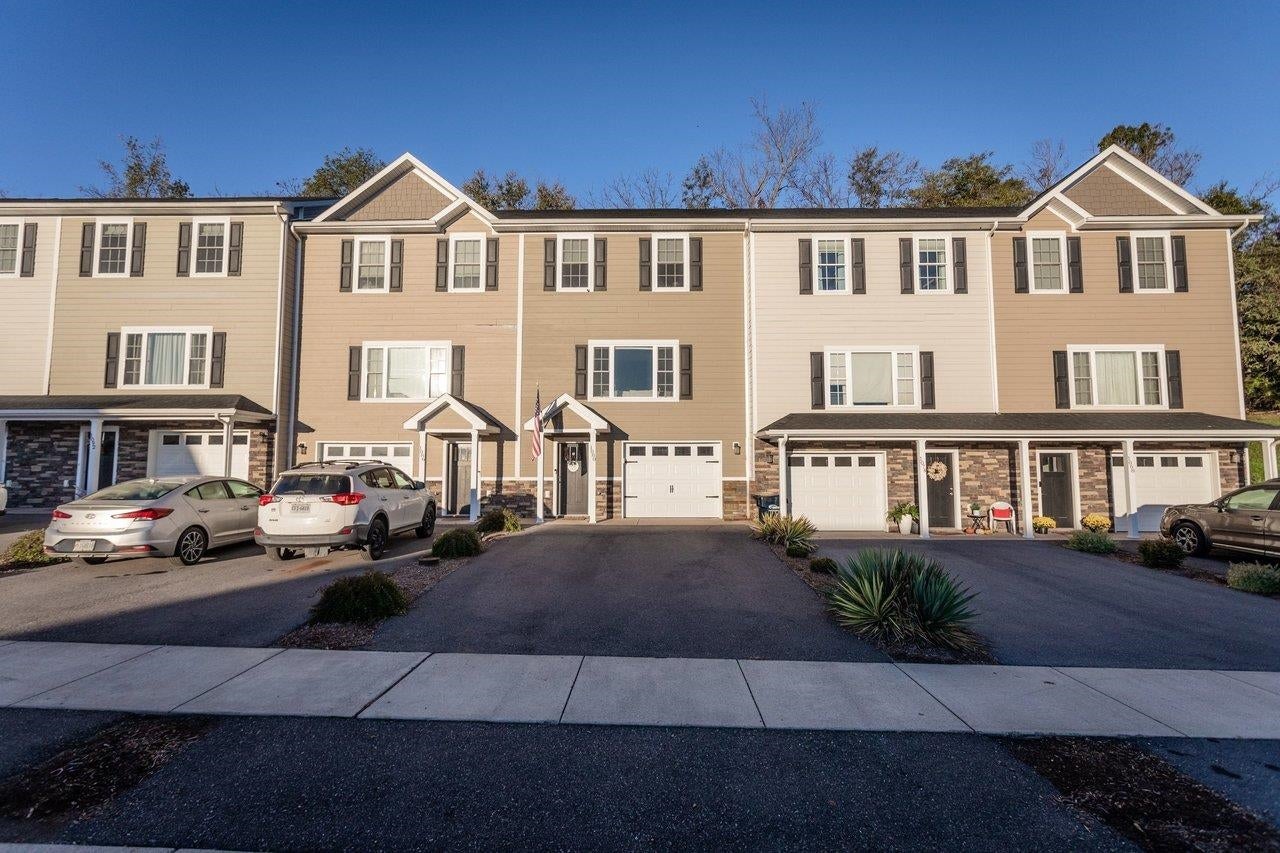 1080 BLUEMOON DR