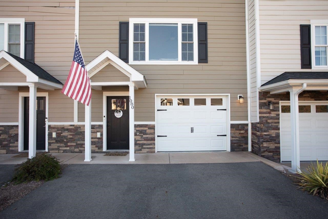 1080 BLUEMOON DR