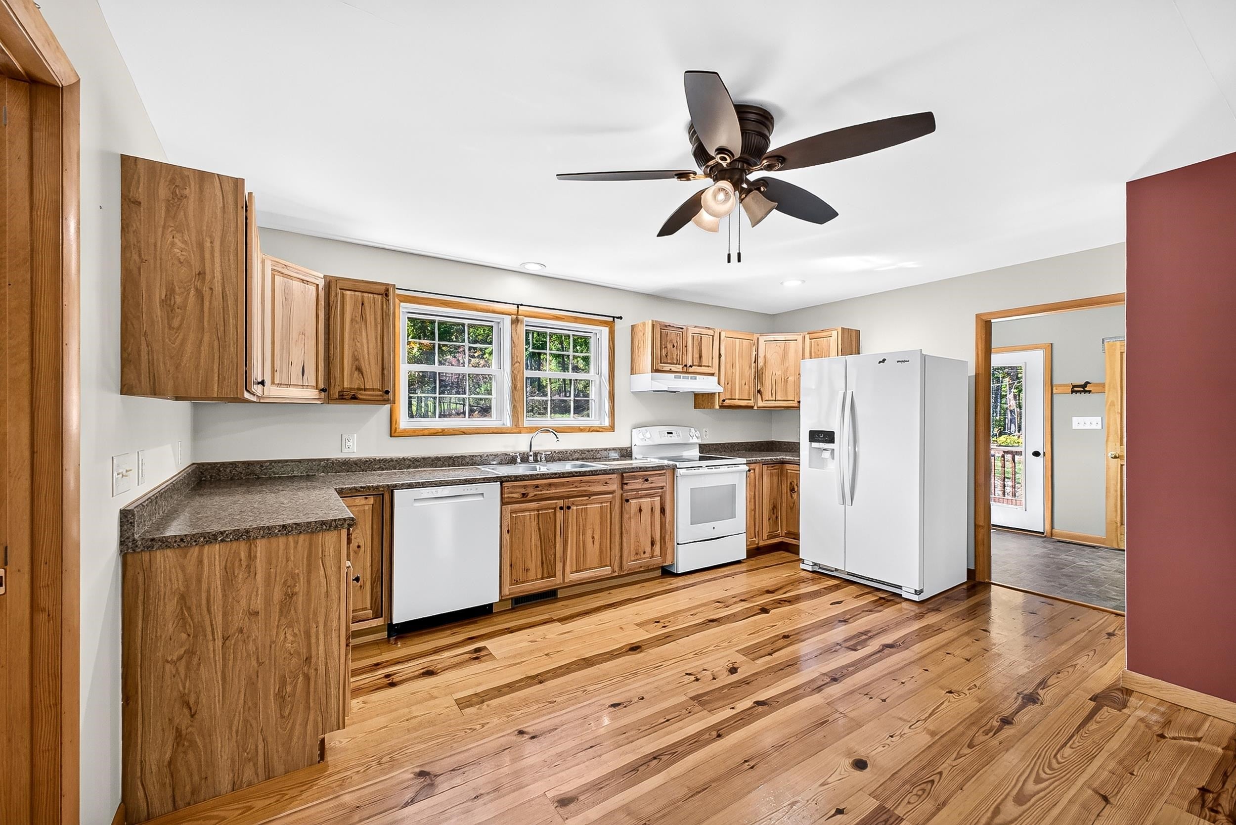 325 OLD WAGON RD
