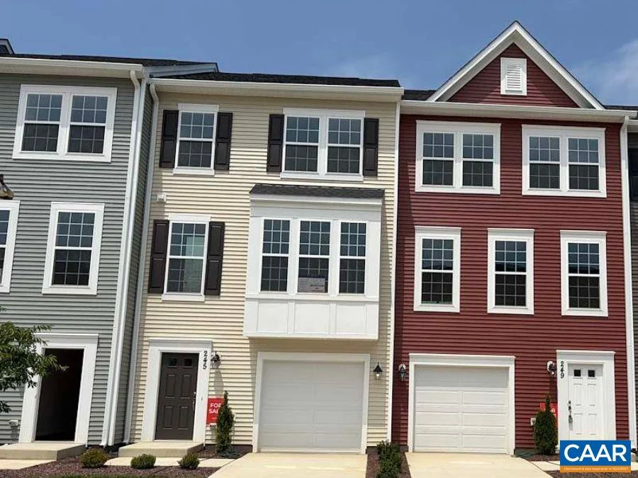 245 Cheshire Ln