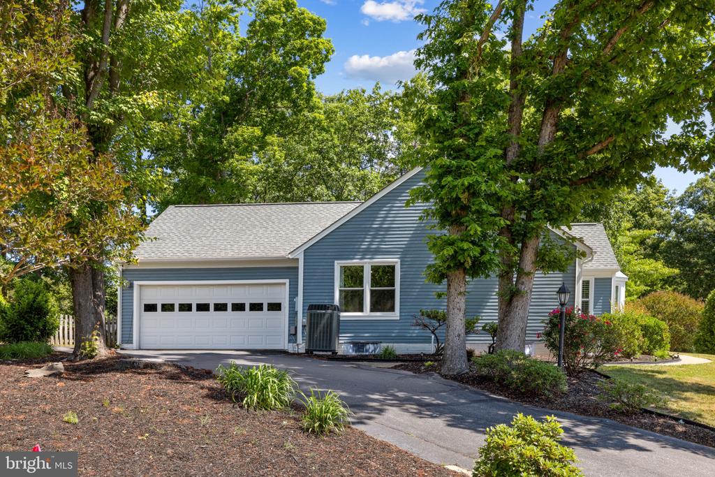 4810 QUEENSBURY CIR