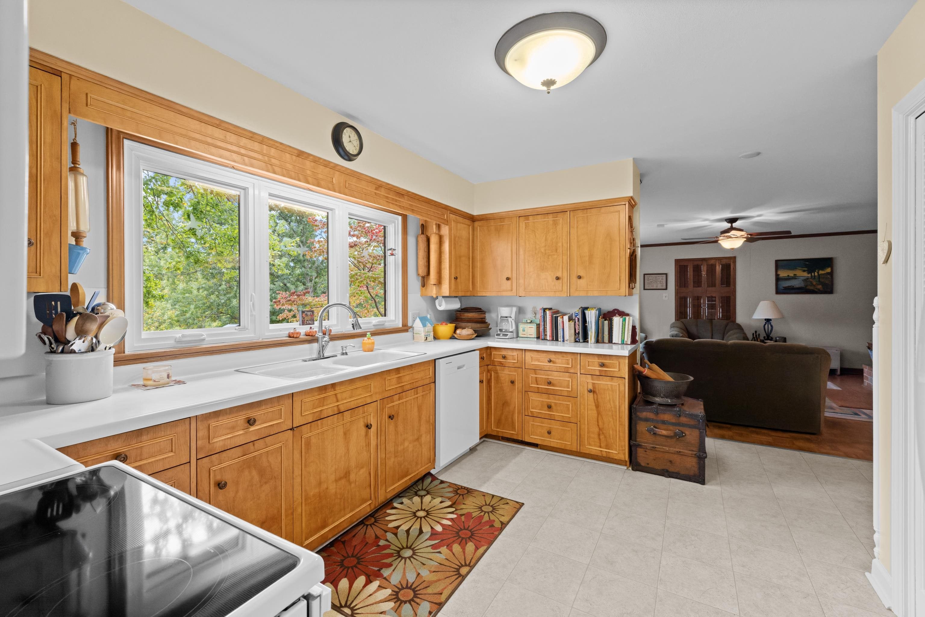 1028 RIDGEMONT DR
