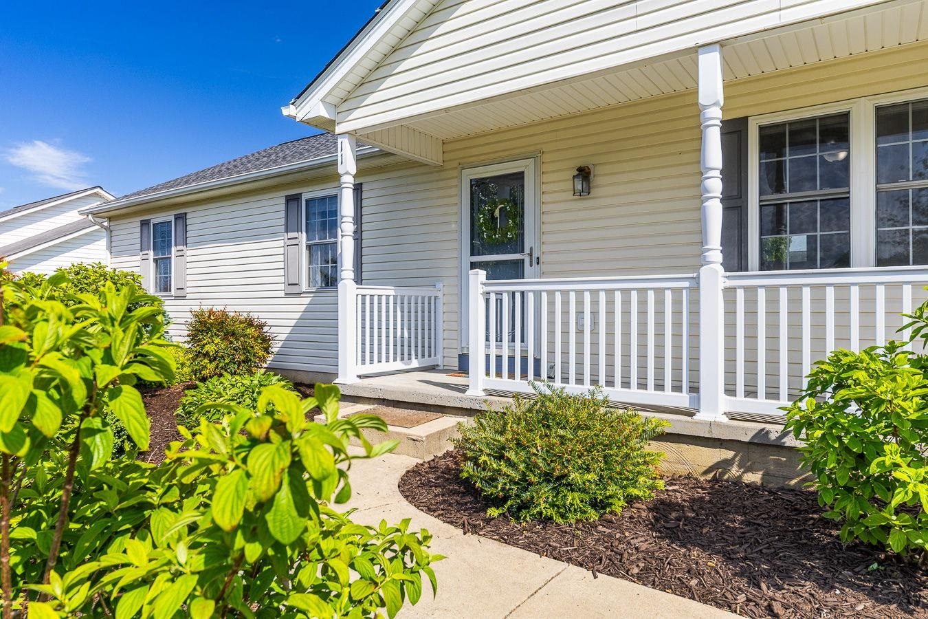 11 FOXHALL LN