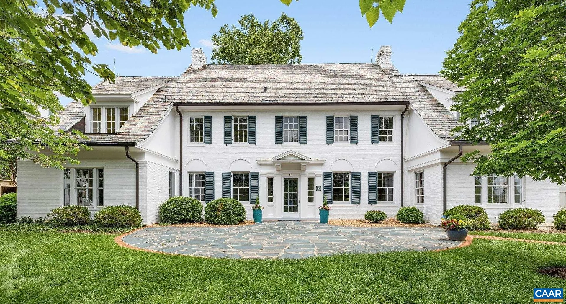 410 White Gables Ln