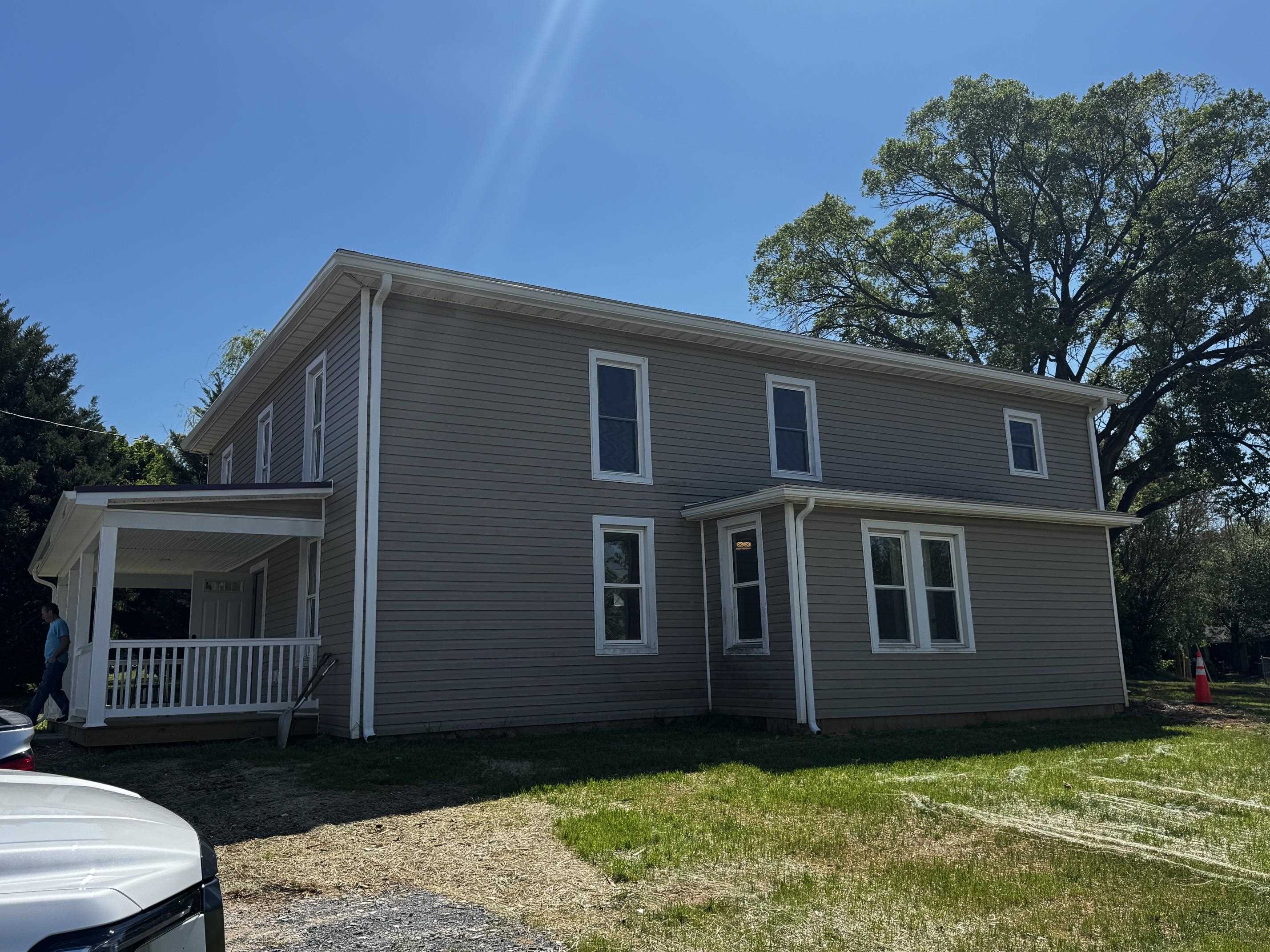 806 JUNIOR AVE