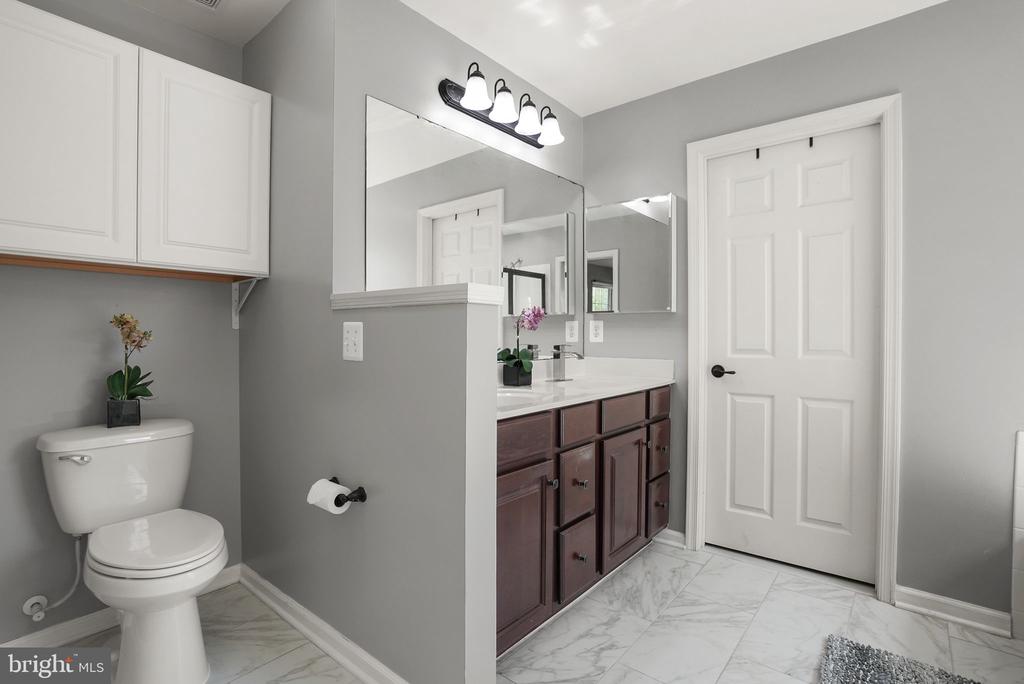 Warrenton, Virginia, United States, 4 Bedrooms Bedrooms, ,3 BathroomsBathrooms,Residential,Active,205137