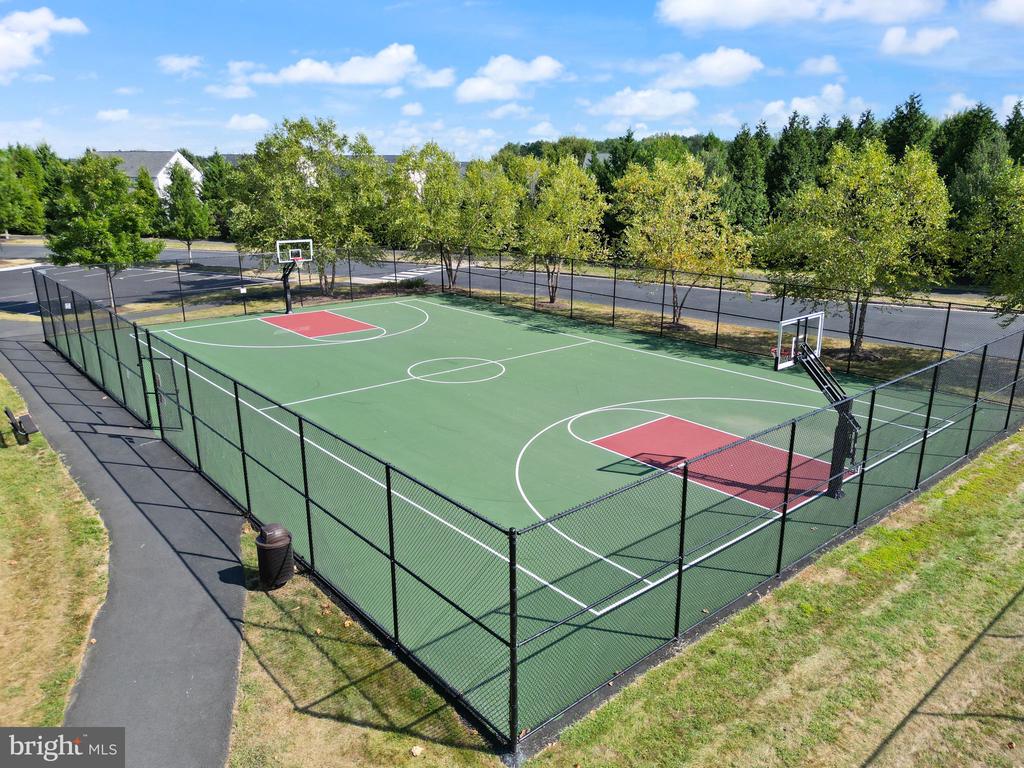 Warrenton, Virginia, United States, 4 Bedrooms Bedrooms, ,3 BathroomsBathrooms,Residential,Active,205137