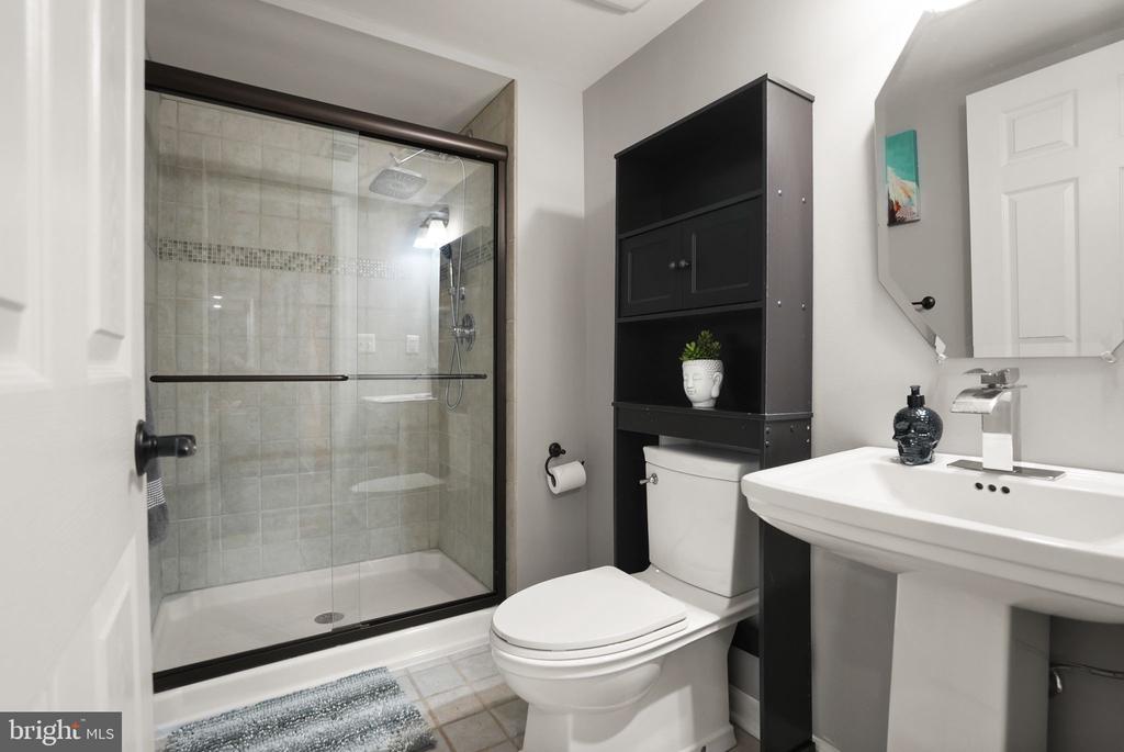 Warrenton, Virginia, United States, 4 Bedrooms Bedrooms, ,3 BathroomsBathrooms,Residential,Active,205137