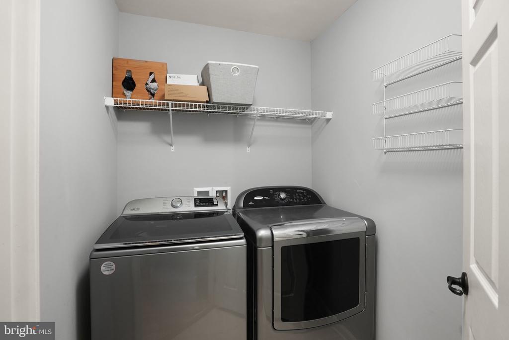 Warrenton, Virginia, United States, 4 Bedrooms Bedrooms, ,3 BathroomsBathrooms,Residential,Active,205137