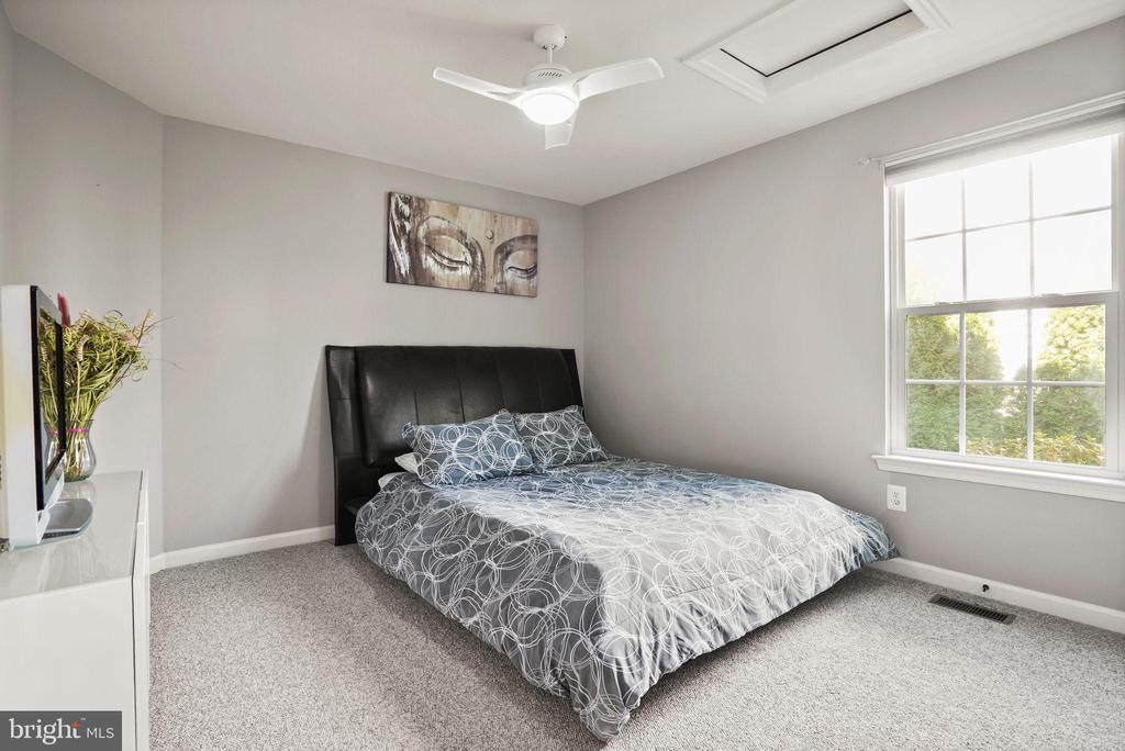 Warrenton, Virginia, United States, 4 Bedrooms Bedrooms, ,3 BathroomsBathrooms,Residential,Active,205137