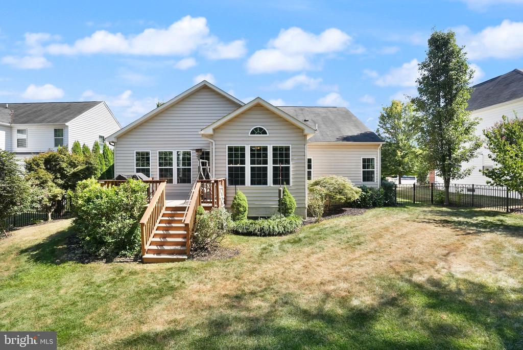 Warrenton, Virginia, United States, 4 Bedrooms Bedrooms, ,3 BathroomsBathrooms,Residential,Active,205137