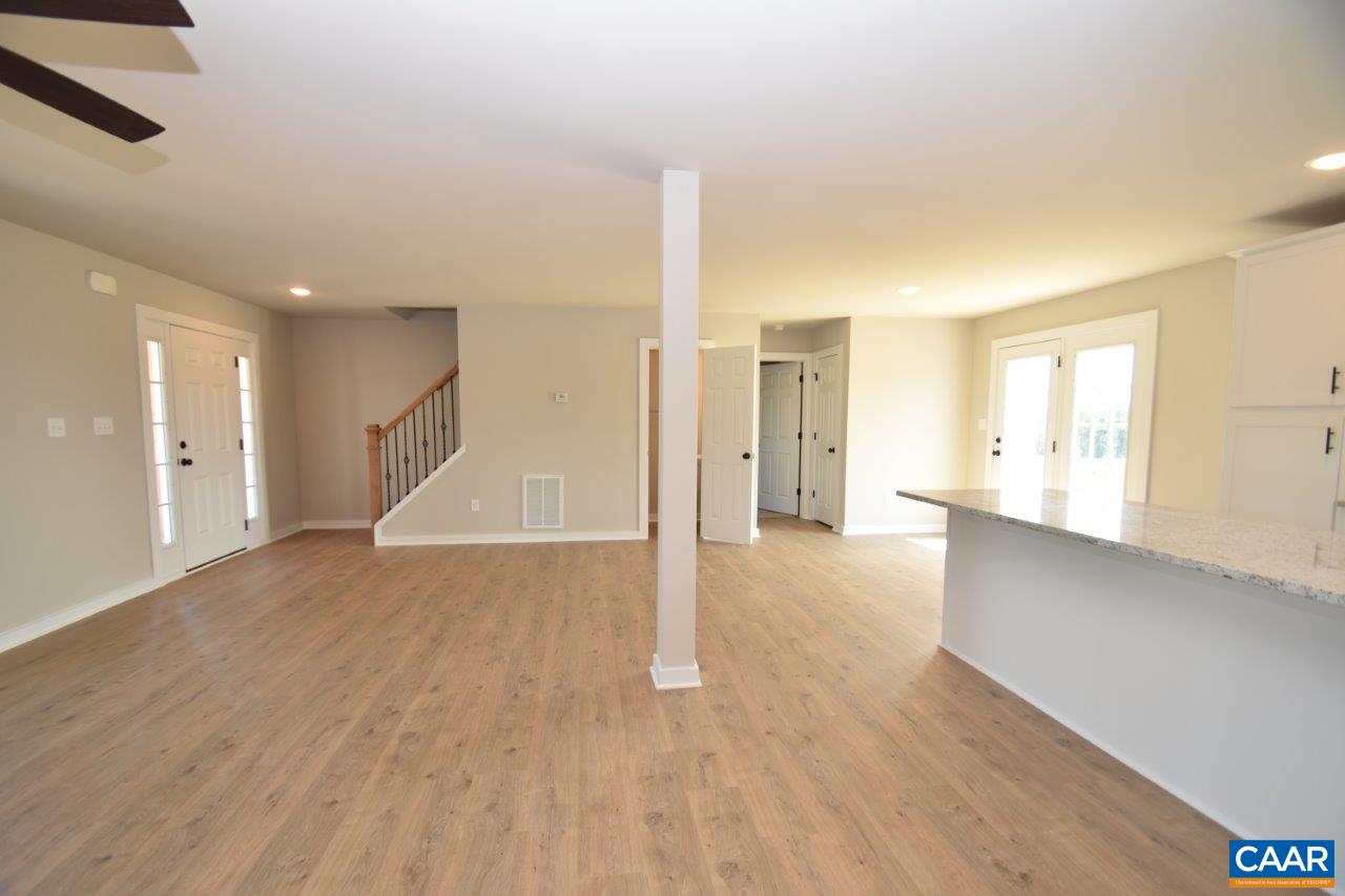28 JENNINGS DR