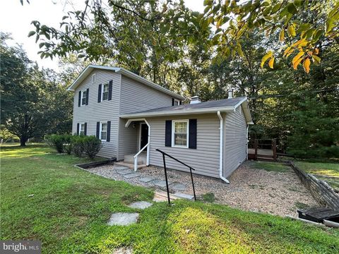 Photo of 1725 Running Deer Dr, Keswick, VA 22947 (MLS # VAAB2000504)