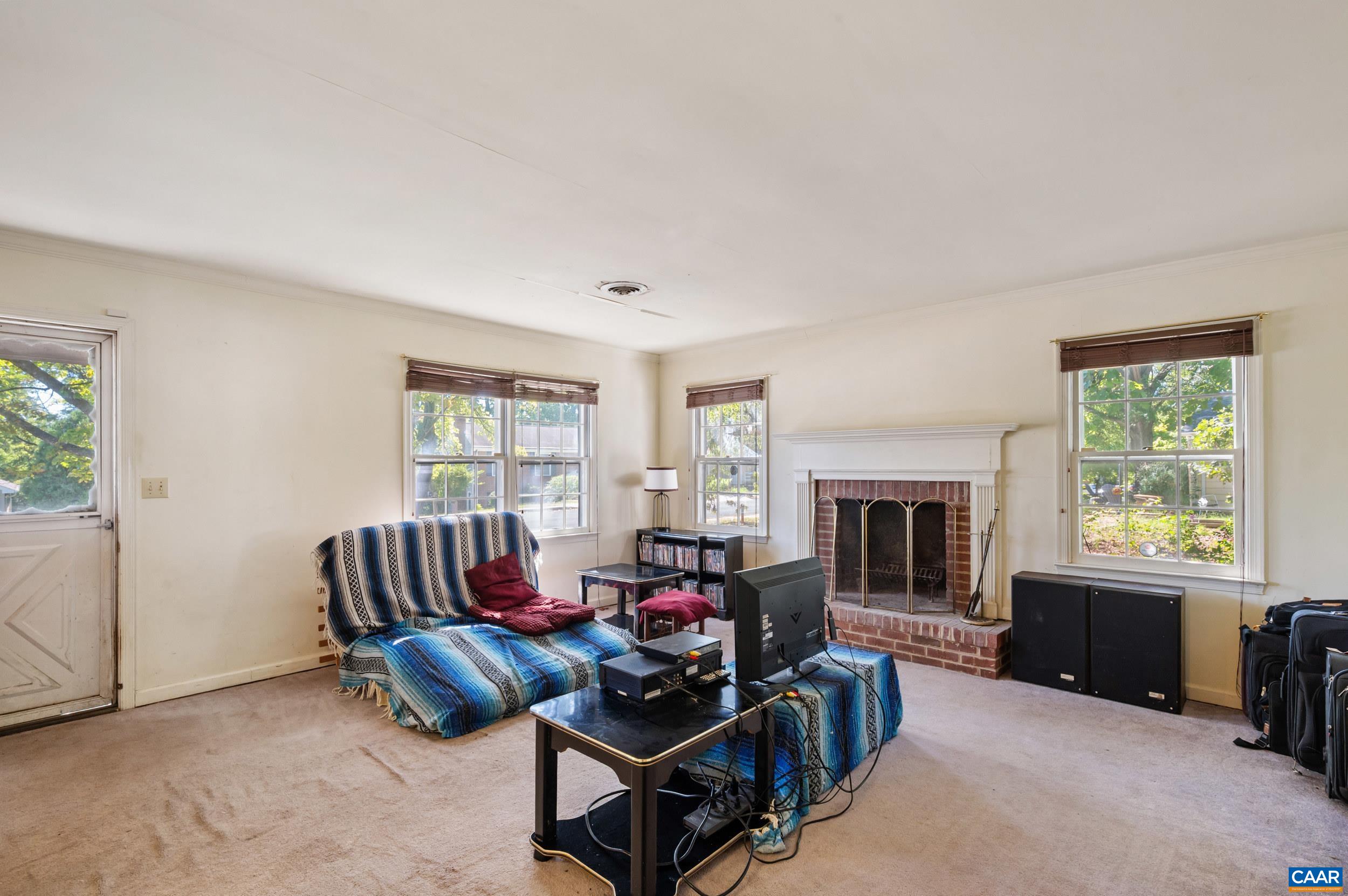 393 MINOR RIDGE RD