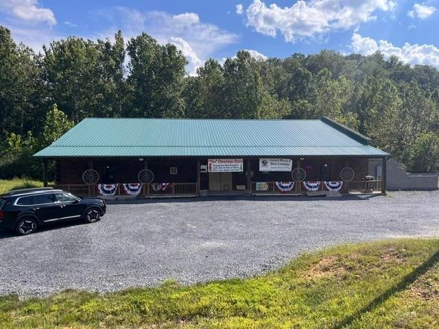 2570 LITTLE CALF PASTURE HWY