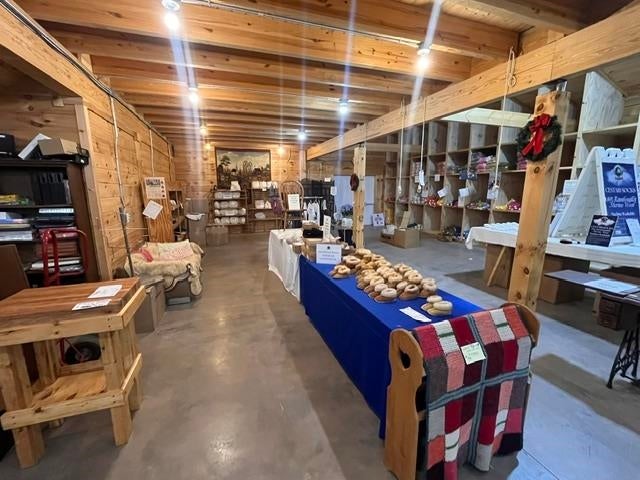 2570 LITTLE CALF PASTURE HWY